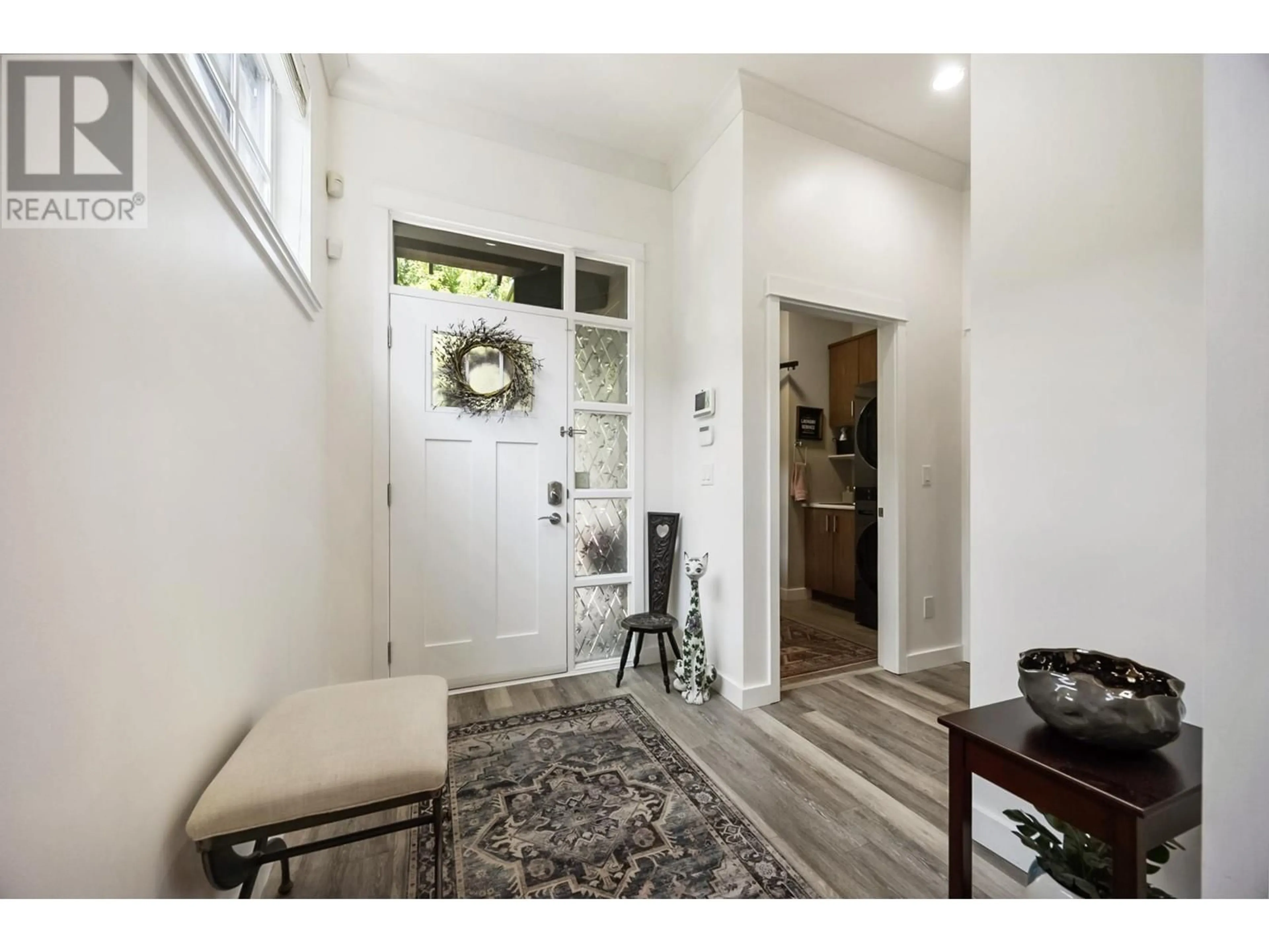 Indoor entryway for 5072 WILLOW SPRINGS AVENUE, Tsawwassen British Columbia V4M0A7