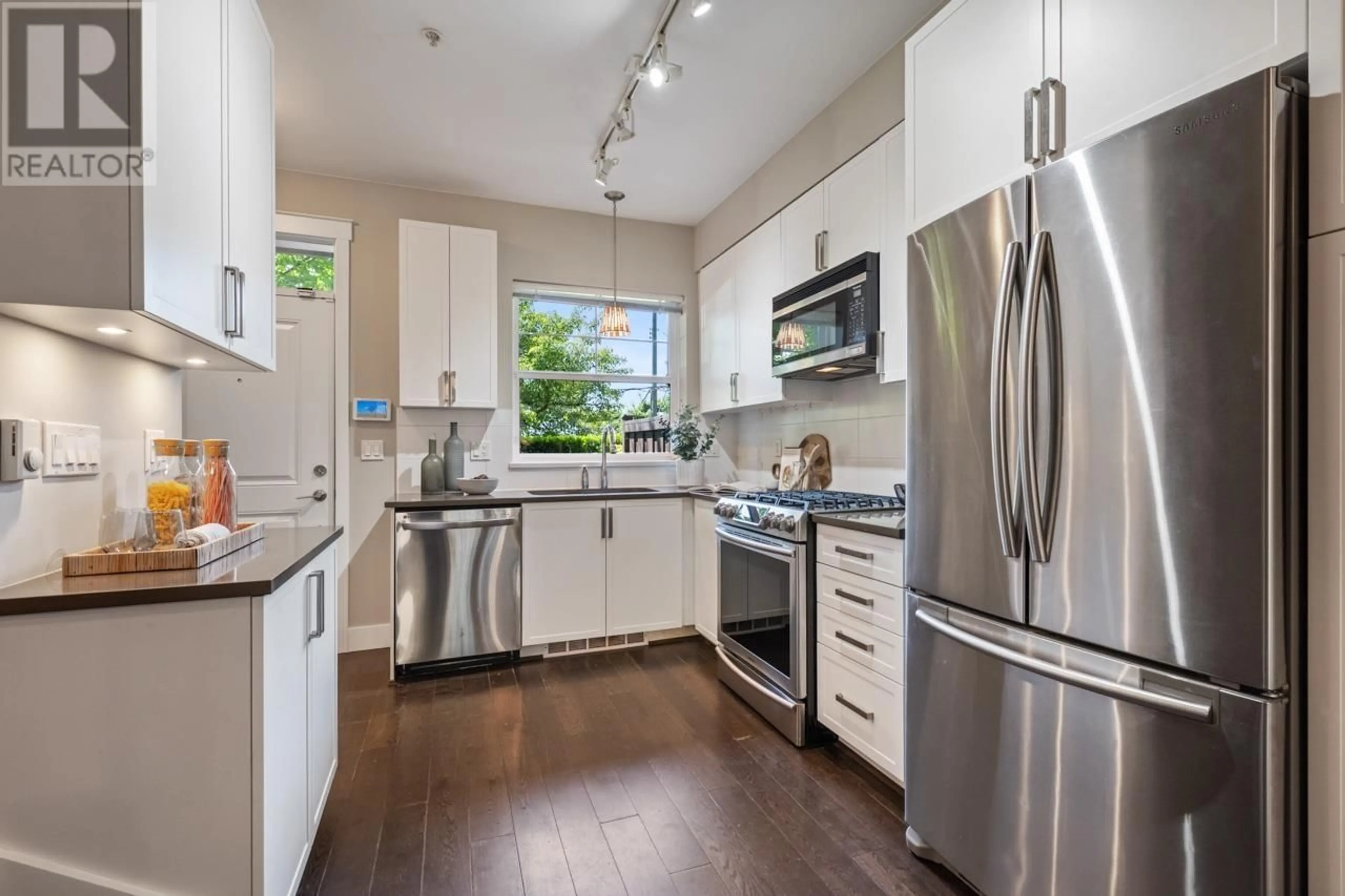 Open concept kitchen, unknown for 1278 SALSBURY DRIVE, Vancouver British Columbia V5L0B2