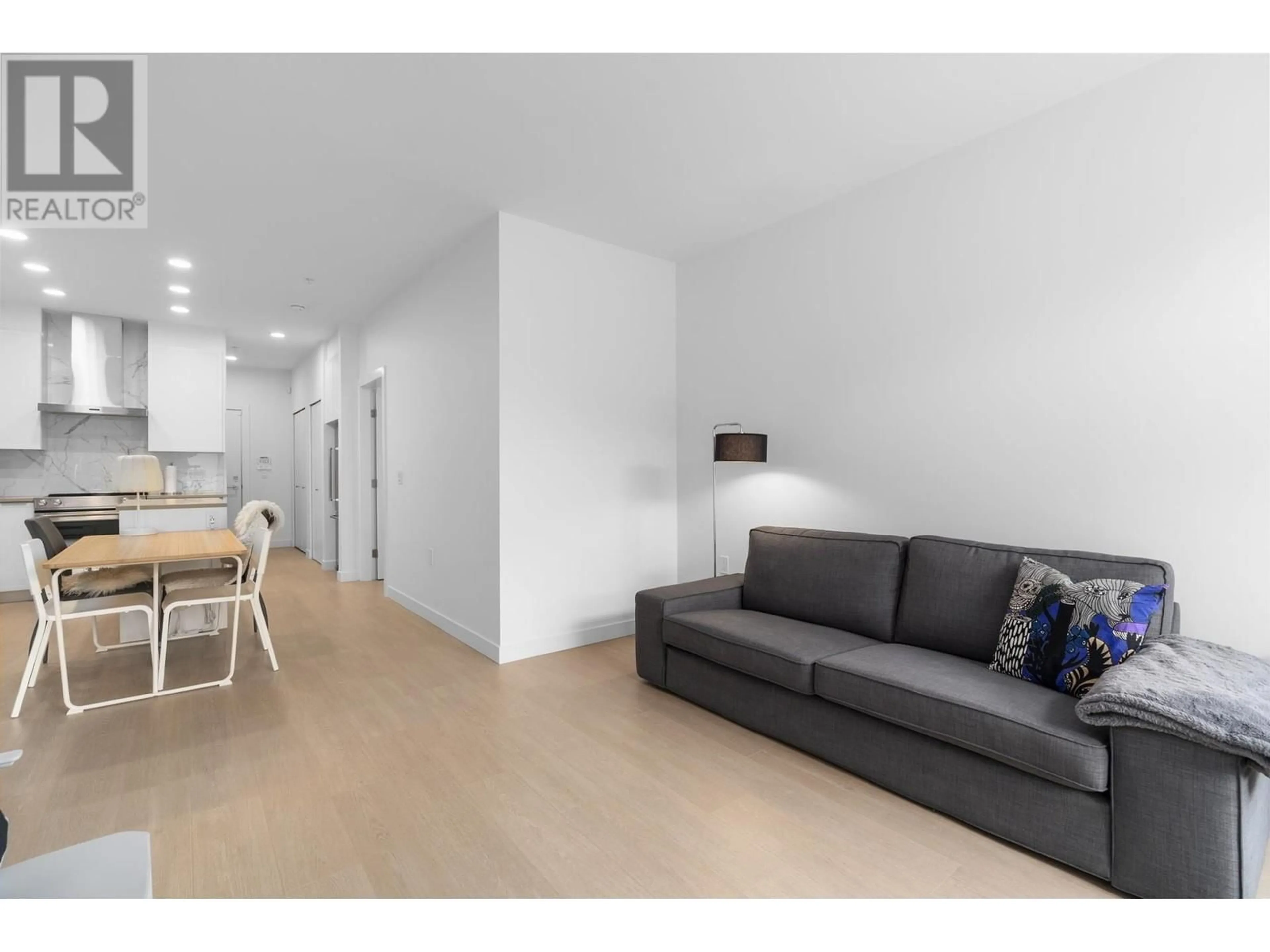 Living room with furniture, unknown for 104 - 7788 18TH STREET, Burnaby British Columbia V3N0J3