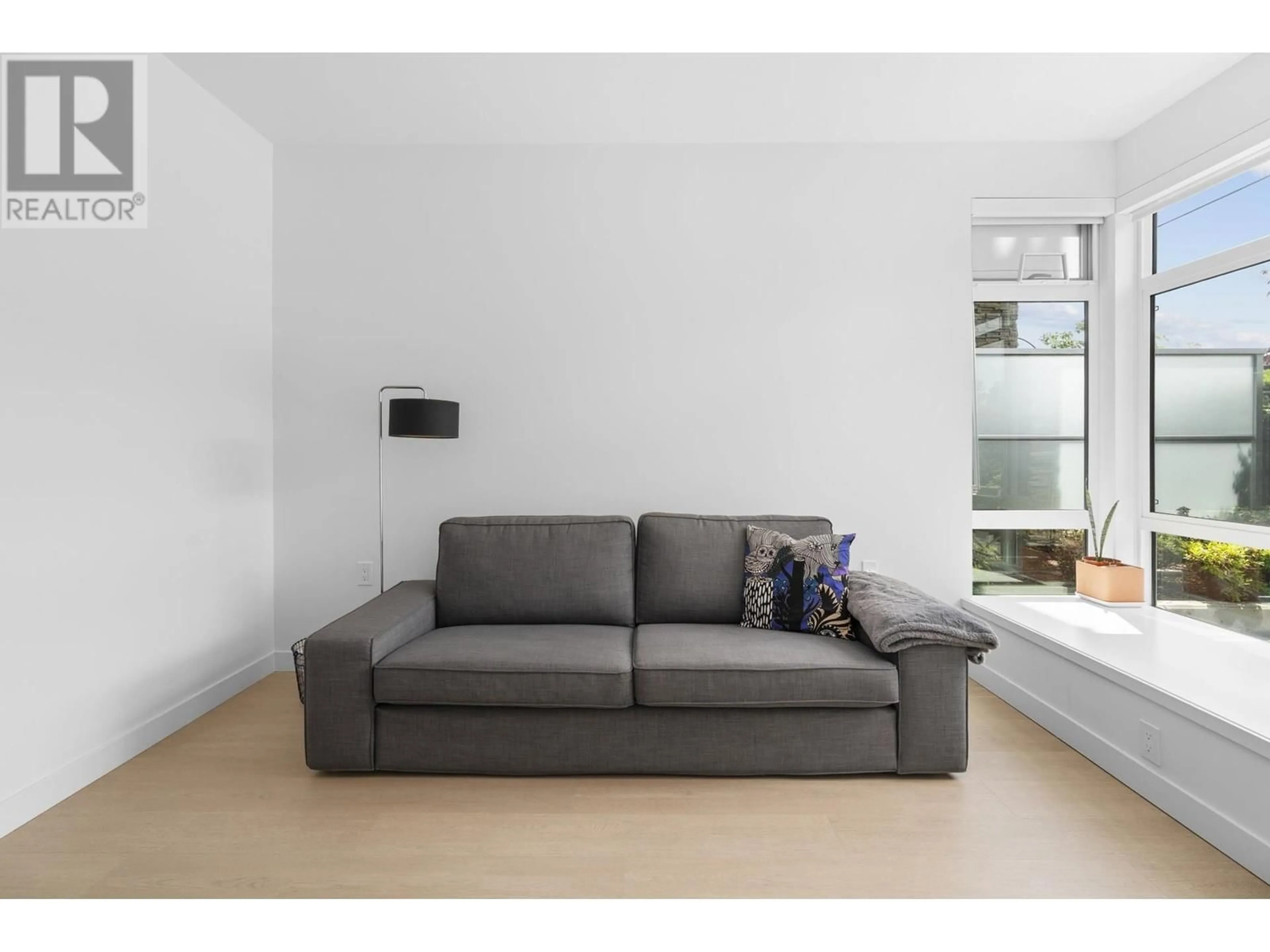 Living room with furniture, unknown for 104 - 7788 18TH STREET, Burnaby British Columbia V3N0J3