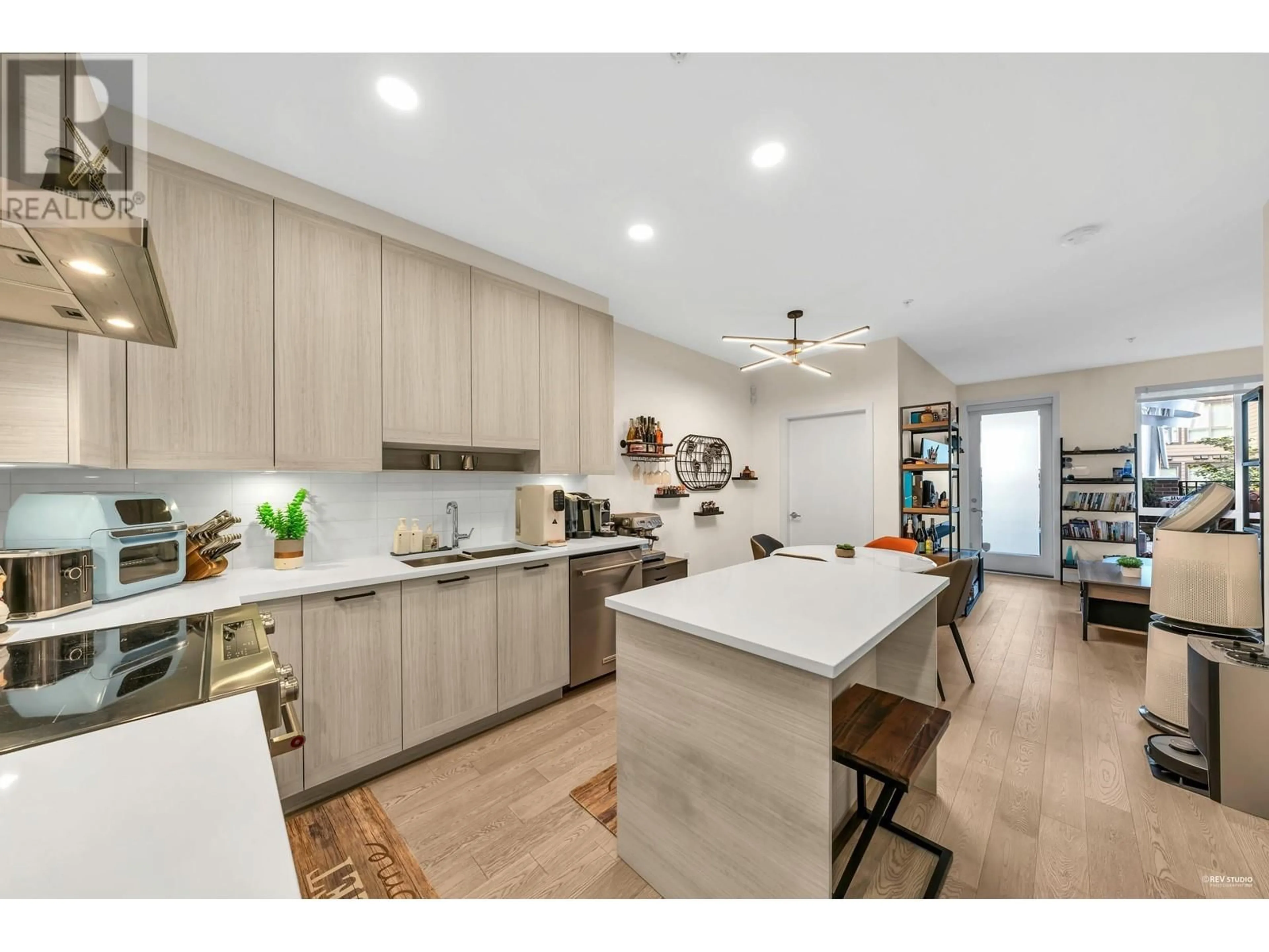 Open concept kitchen, unknown for 105 - 7133 14TH AVENUE, Burnaby British Columbia V3N0H5