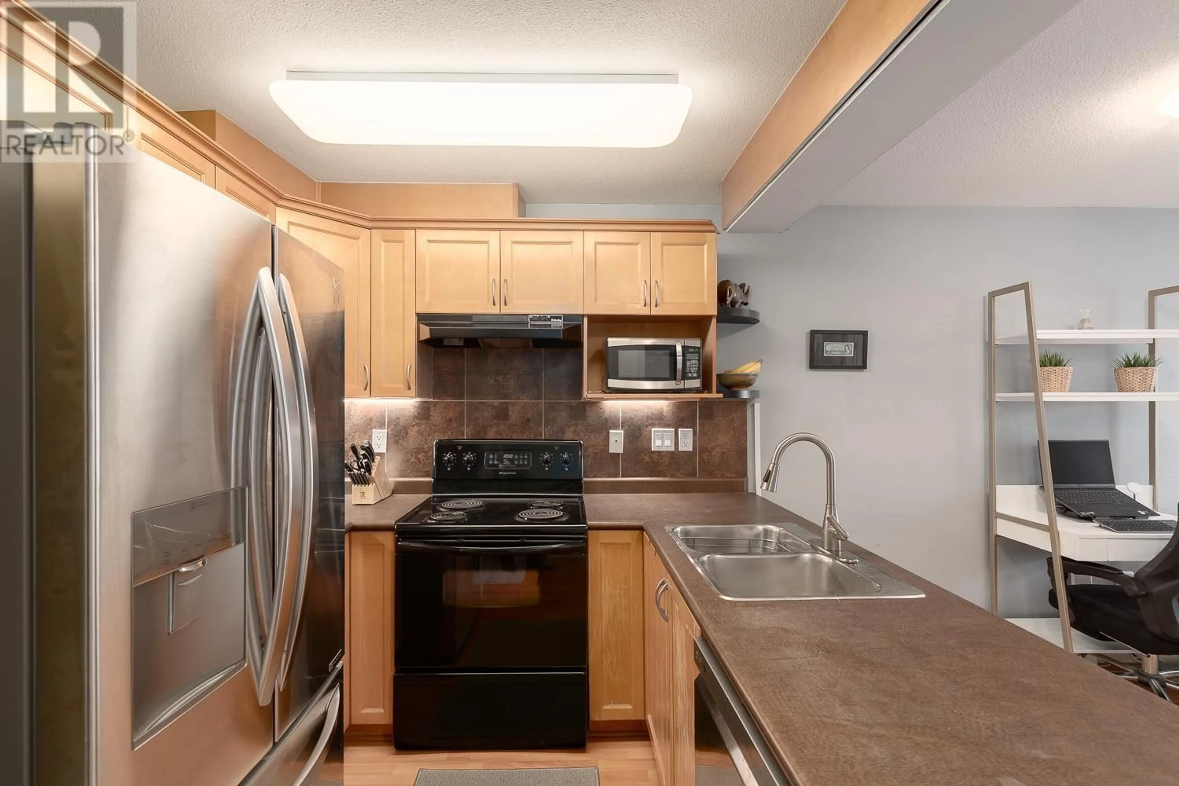 Standard kitchen, unknown for 406 - 189 ONTARIO PLACE, Vancouver British Columbia V5W4C6