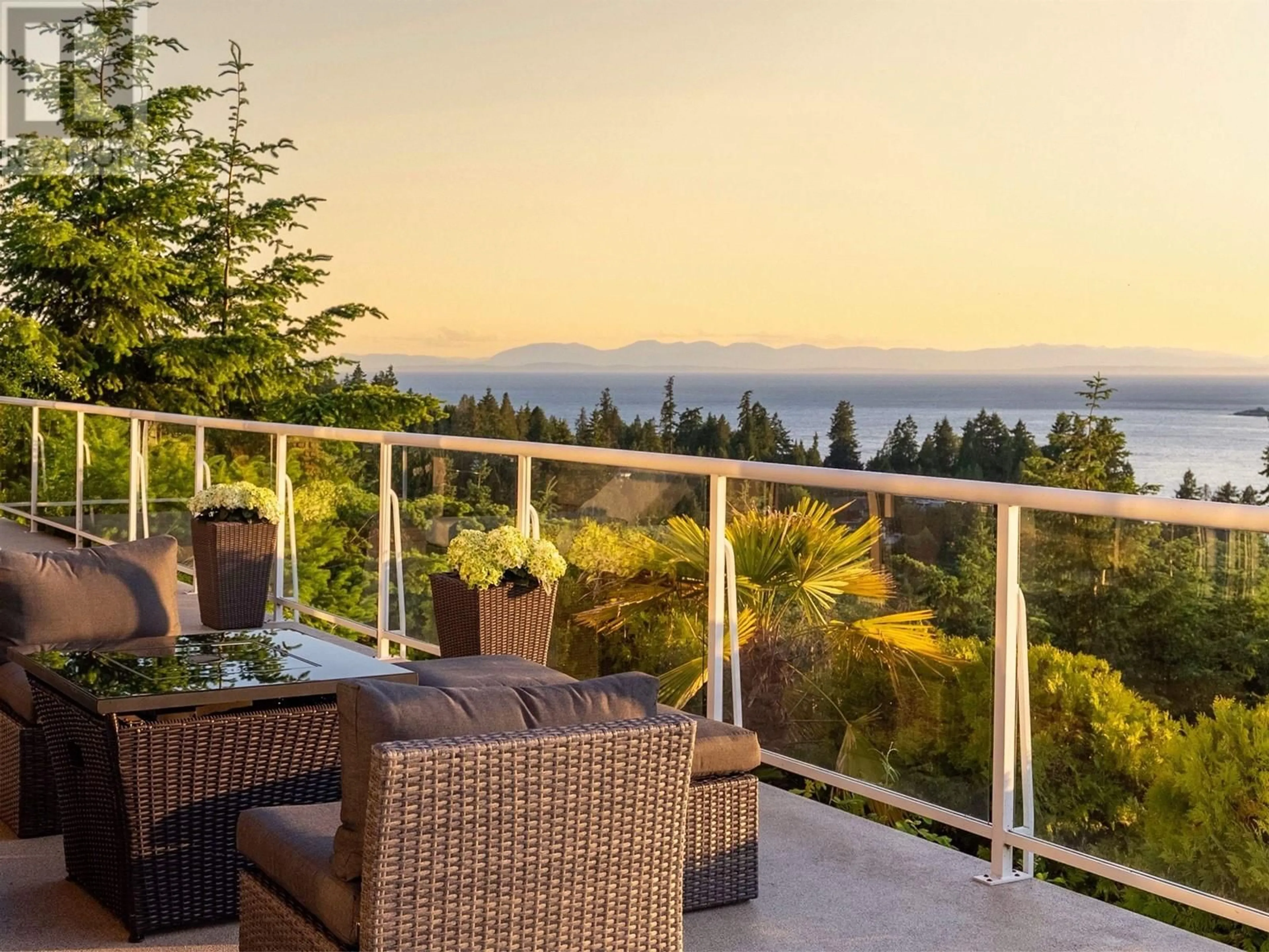 Patio, mountain view for 5532 WESTHAVEN ROAD, West Vancouver British Columbia V7W3E9