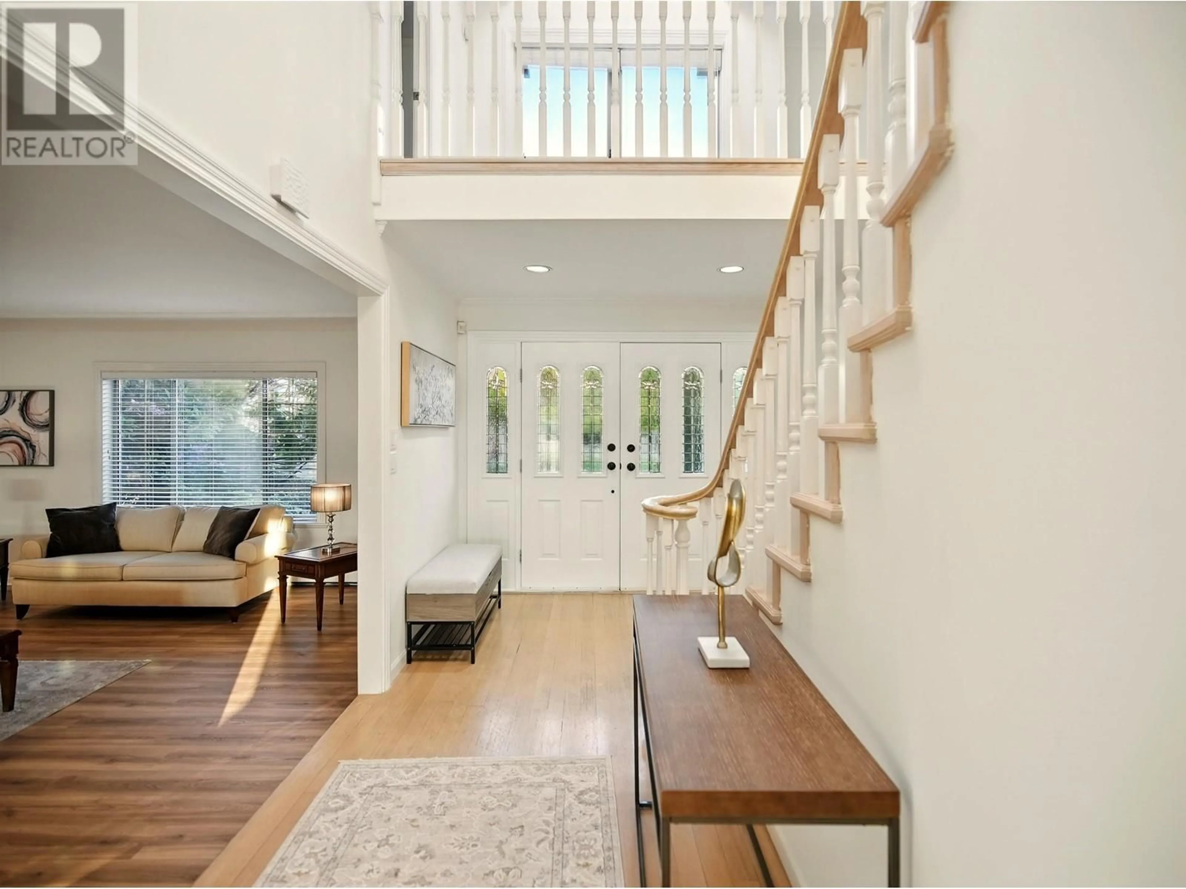 Indoor entryway for 5532 WESTHAVEN ROAD, West Vancouver British Columbia V7W3E9