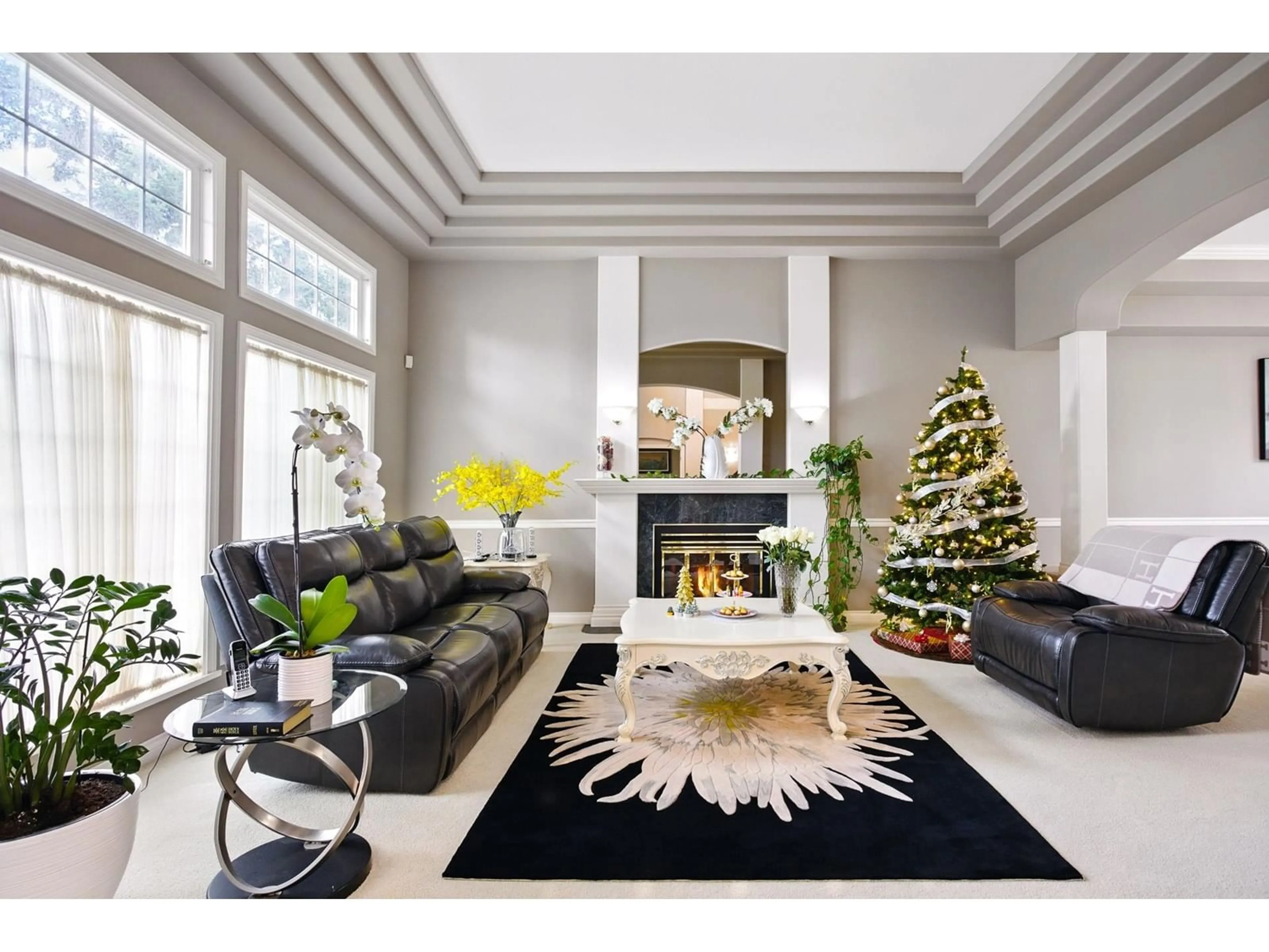 Living room with furniture, unknown for 13329 21A, Surrey British Columbia V4A9N1