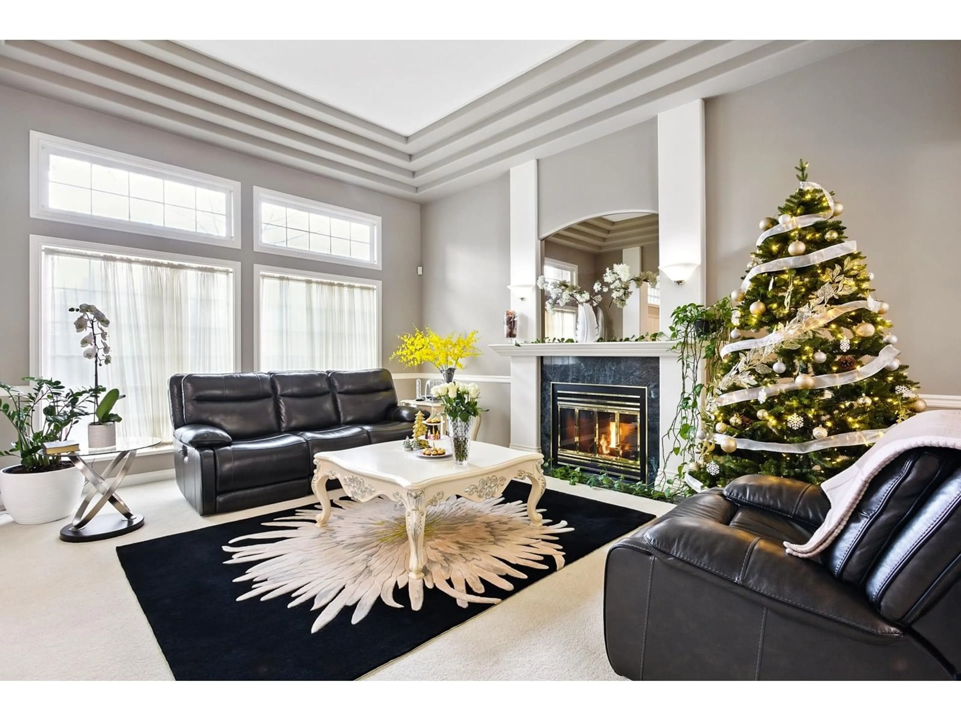 Living room with furniture, unknown for 13329 21A, Surrey British Columbia V4A9N1