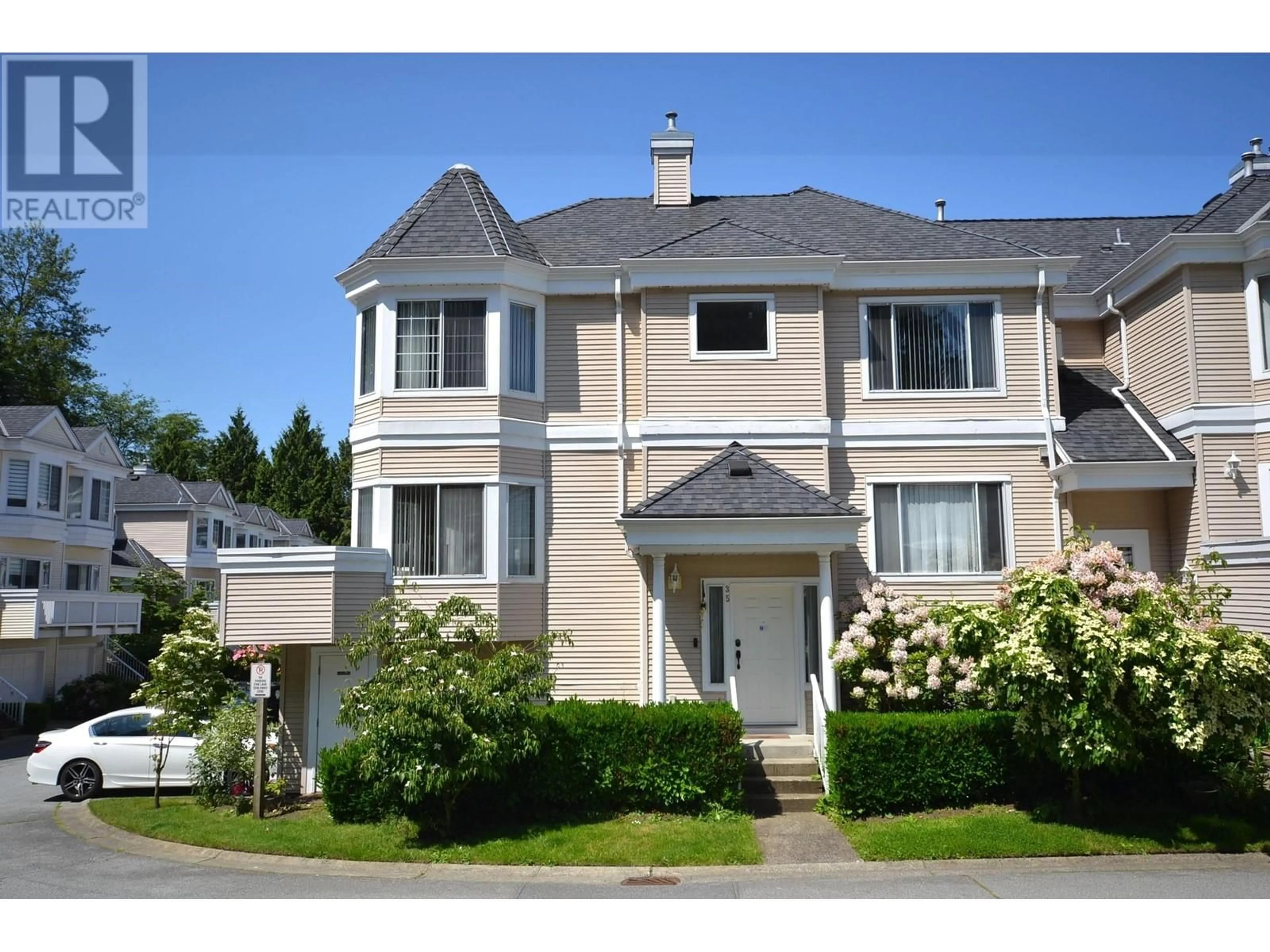Home with vinyl exterior material, street for 35 - 6700 RUMBLE STREET, Burnaby British Columbia V5E4H7