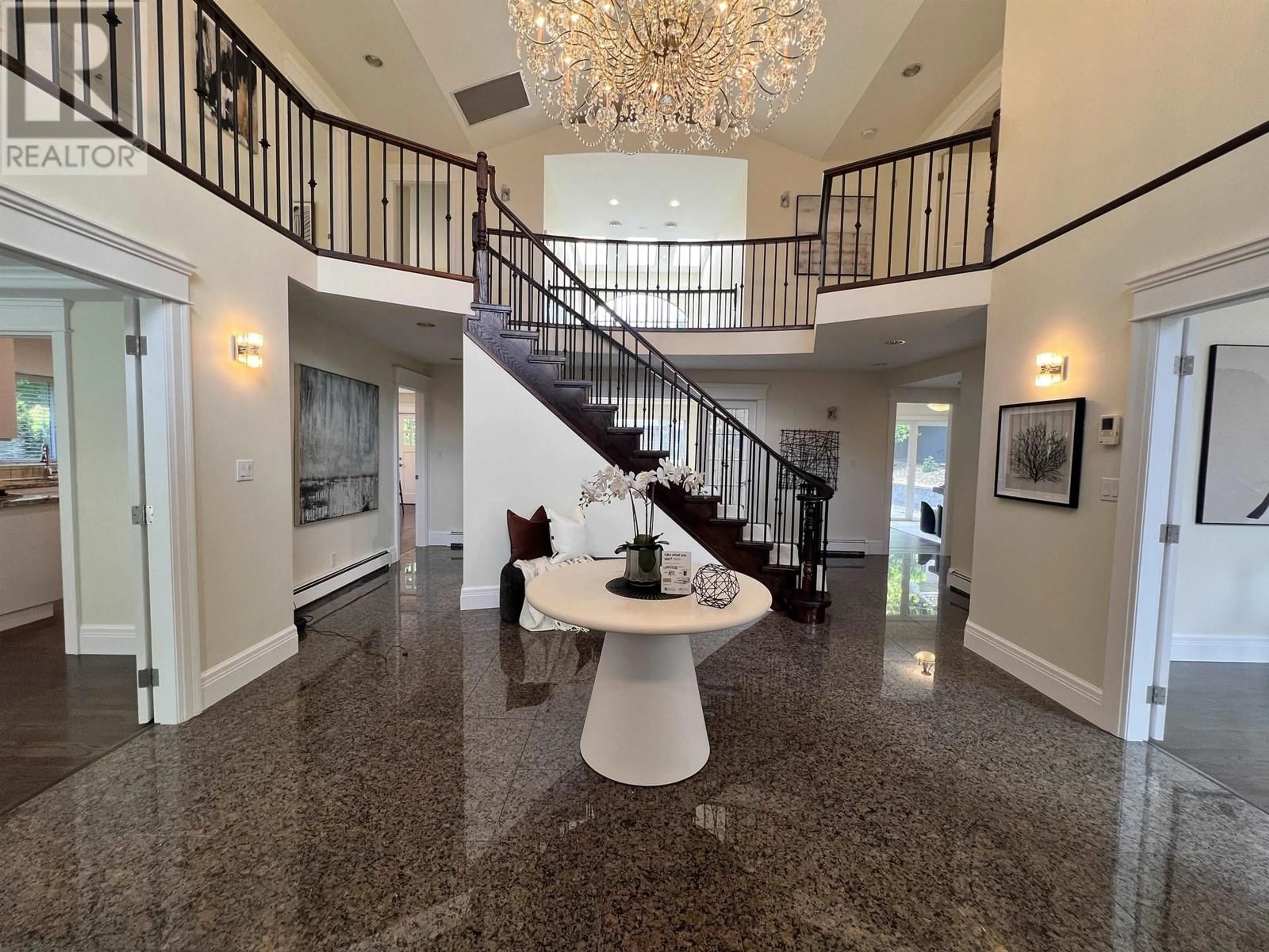 Indoor foyer for 2508 34TH AVENUE, Vancouver British Columbia V6N2J2