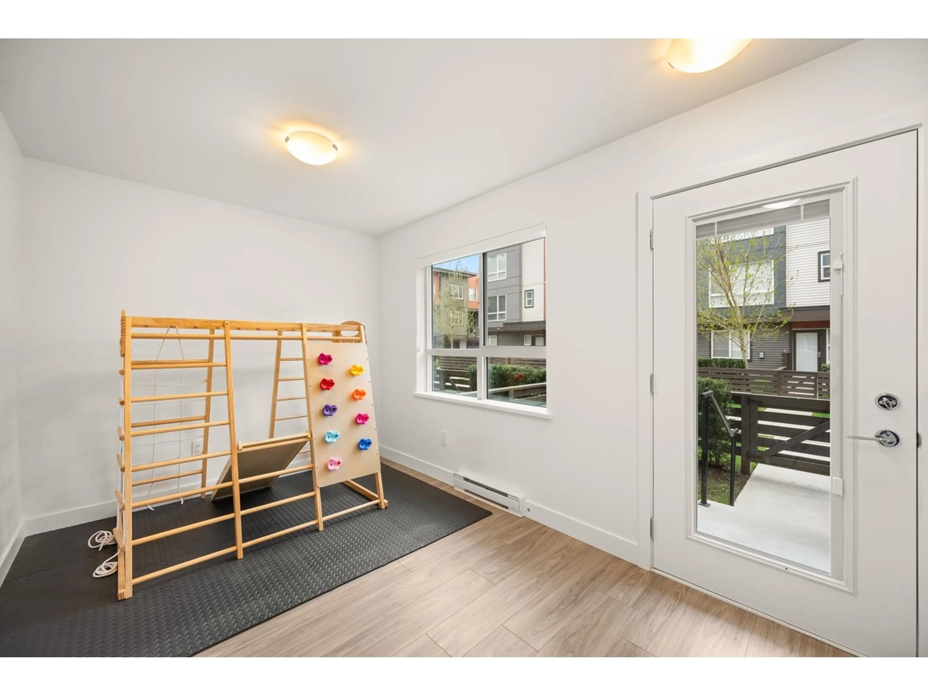 A pic of a room for 3 - 7218 188, Surrey British Columbia V4N6W3