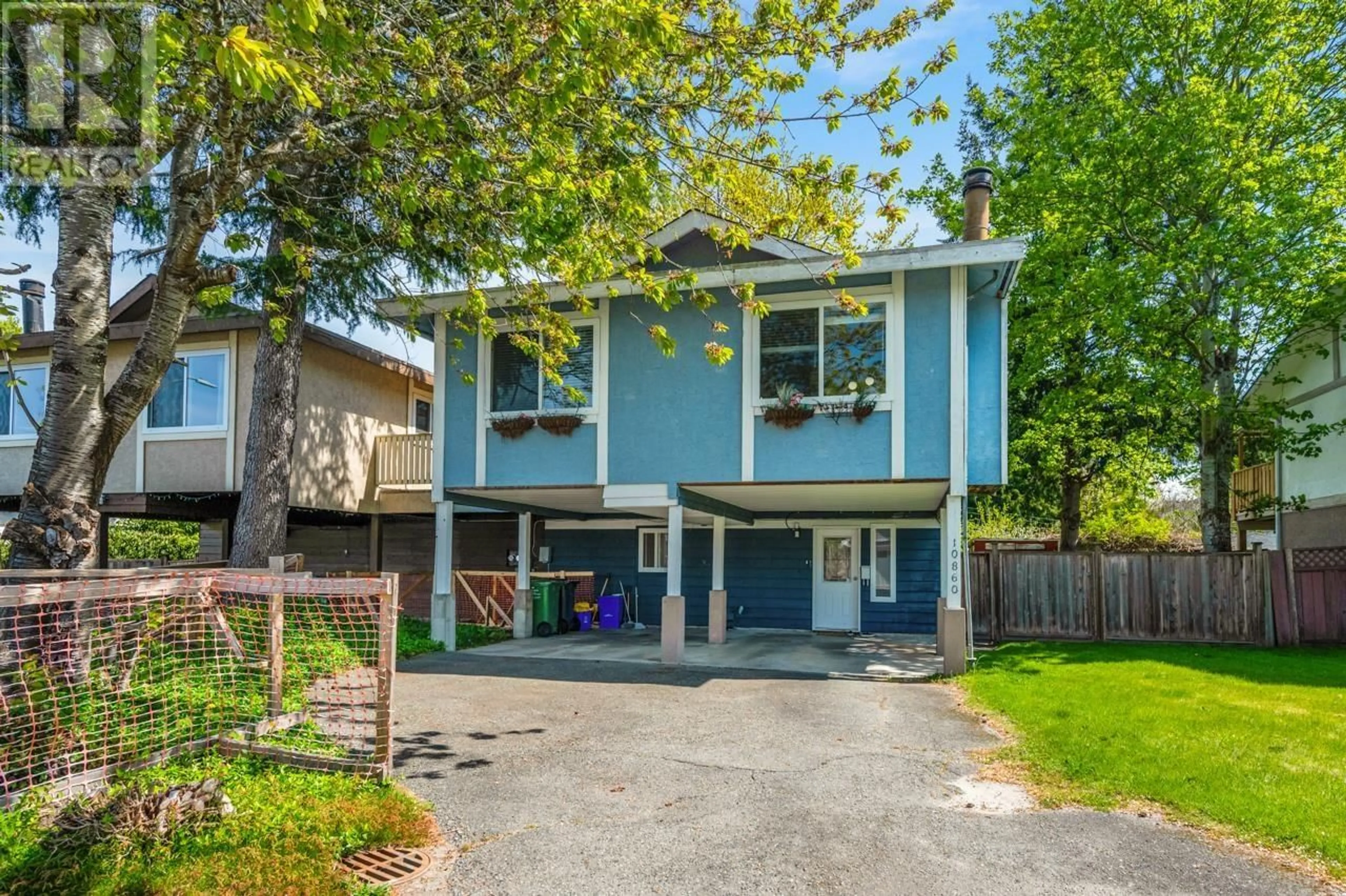 Home with vinyl exterior material, street for 10860 BONAVISTA GATE, Richmond British Columbia V7E4K3
