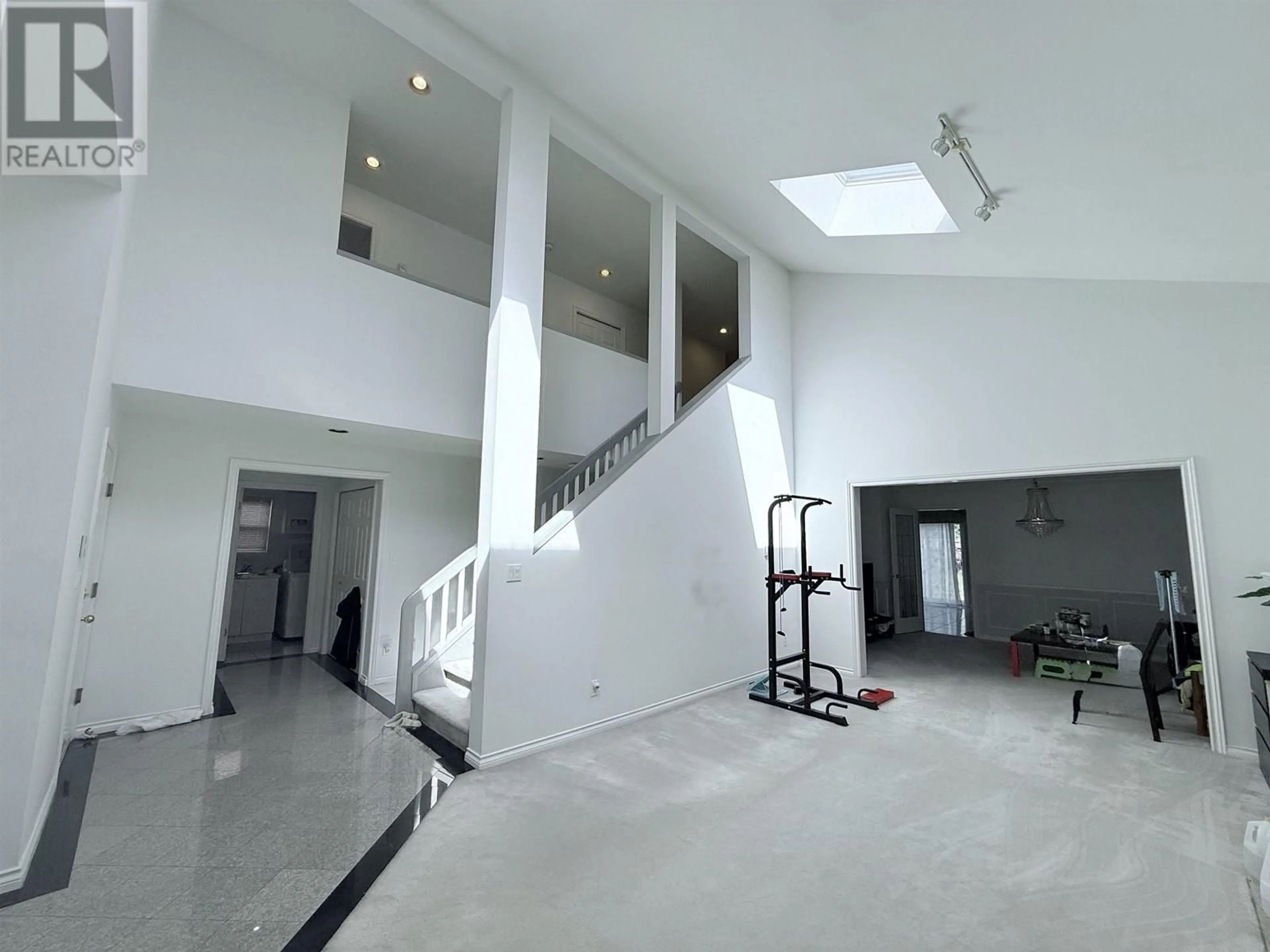 Indoor foyer for 12631 CAMERON DRIVE, Richmond British Columbia V6V2T6
