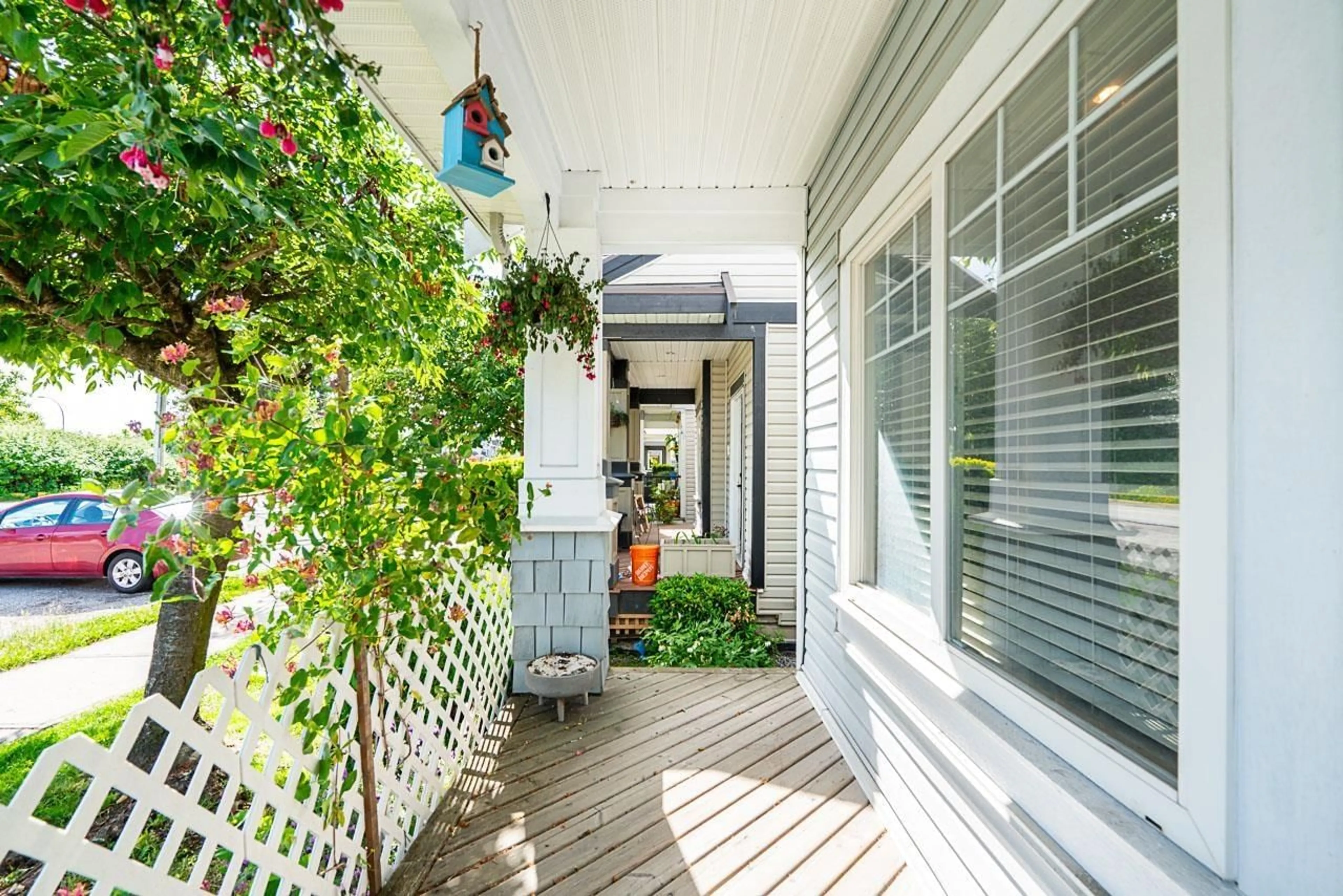 Patio, street for 19069 72, Surrey British Columbia V4N1M9