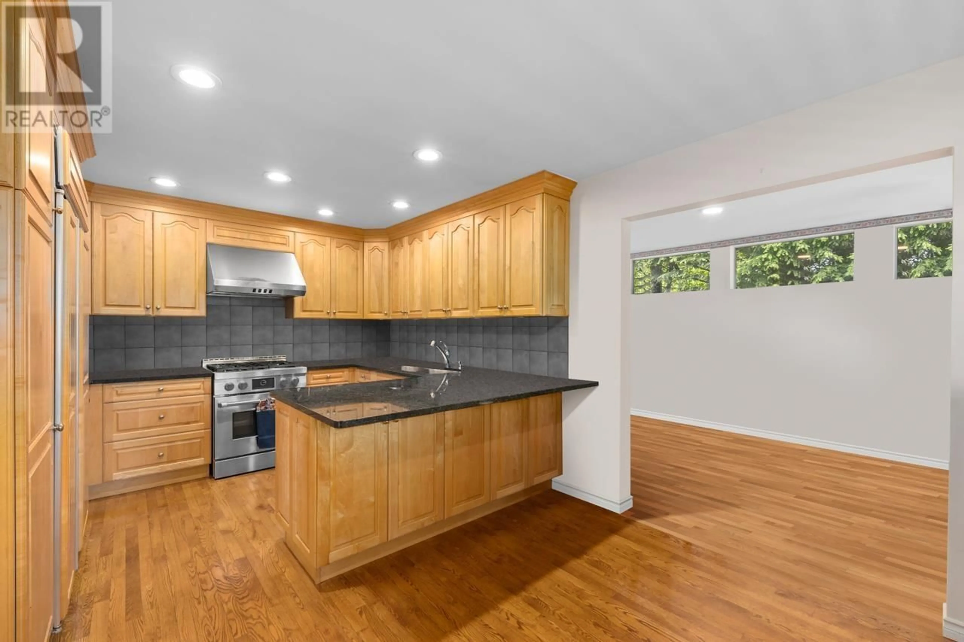 Standard kitchen, wood/laminate floor for 1035 GROVER AVENUE, Coquitlam British Columbia V3J3E7