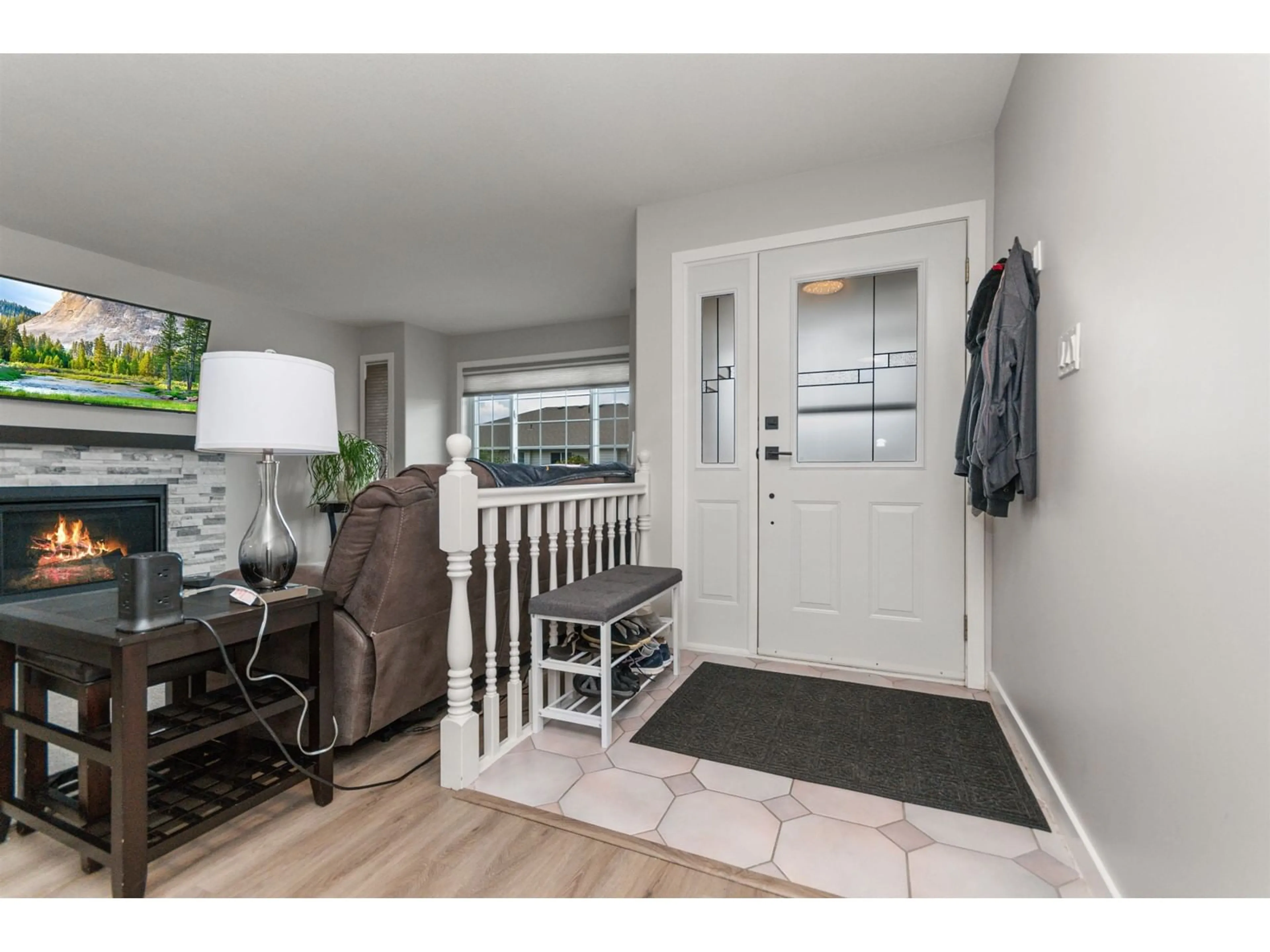 Indoor entryway for 19 - 46485 AIRPORT ROAD, Chilliwack British Columbia V2P7Y1