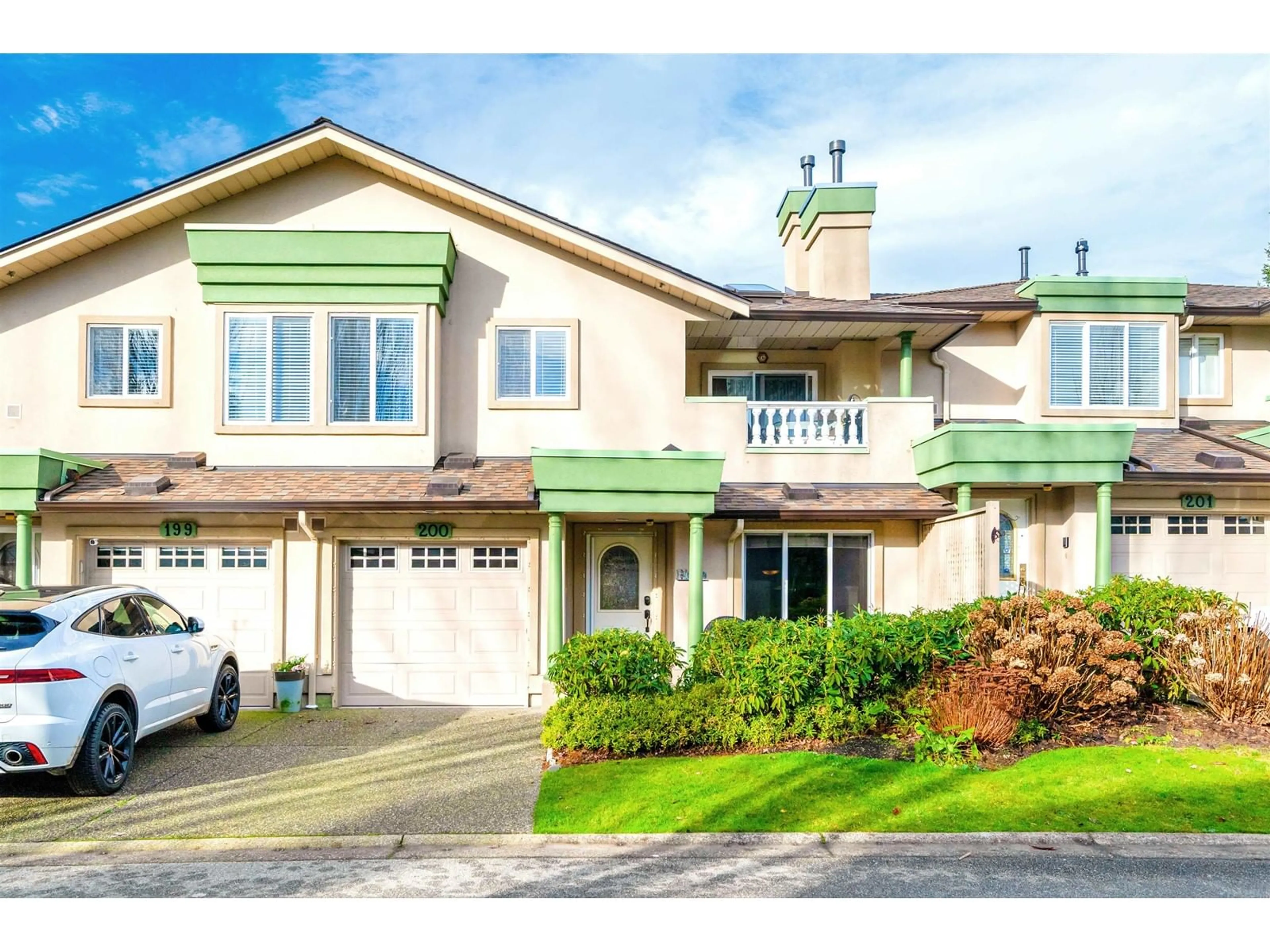Home with vinyl exterior material, street for 200 - 13888 70, Surrey British Columbia V3W0R8