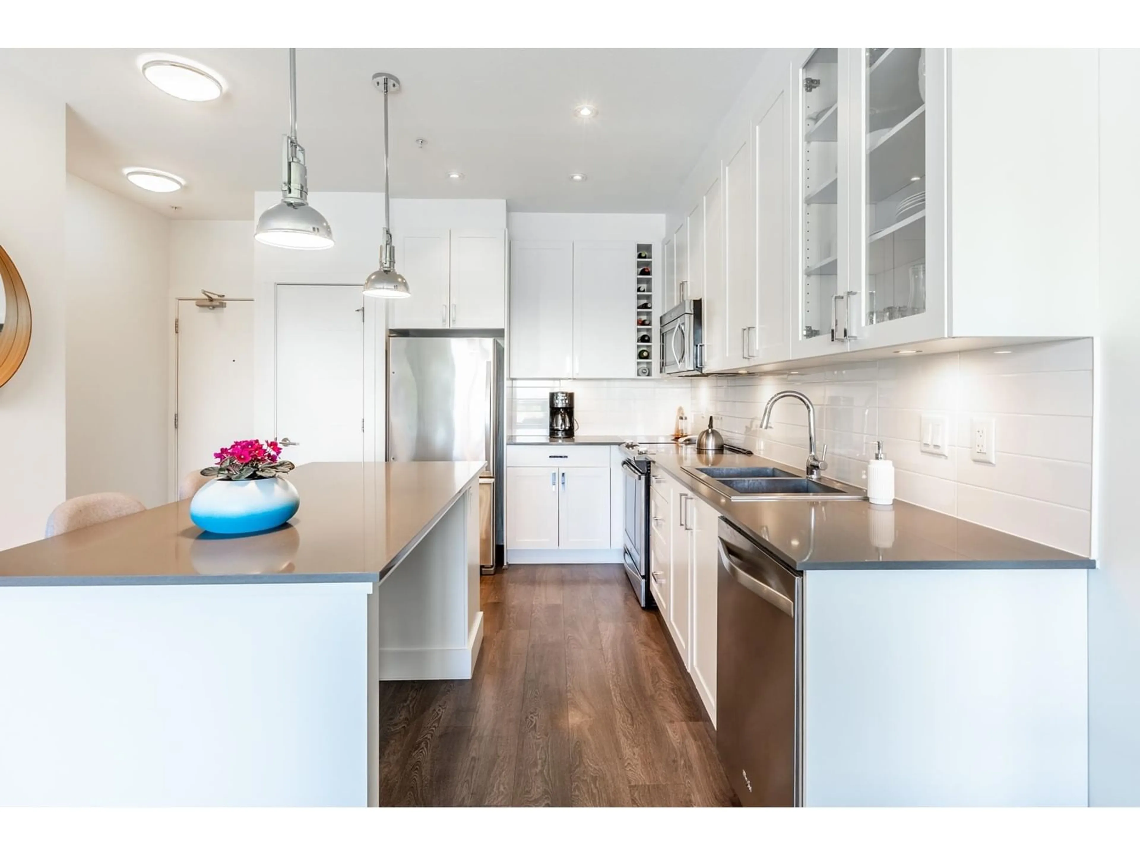Contemporary kitchen, wood/laminate floor for 314 - 16388 64, Surrey British Columbia V3S6X6