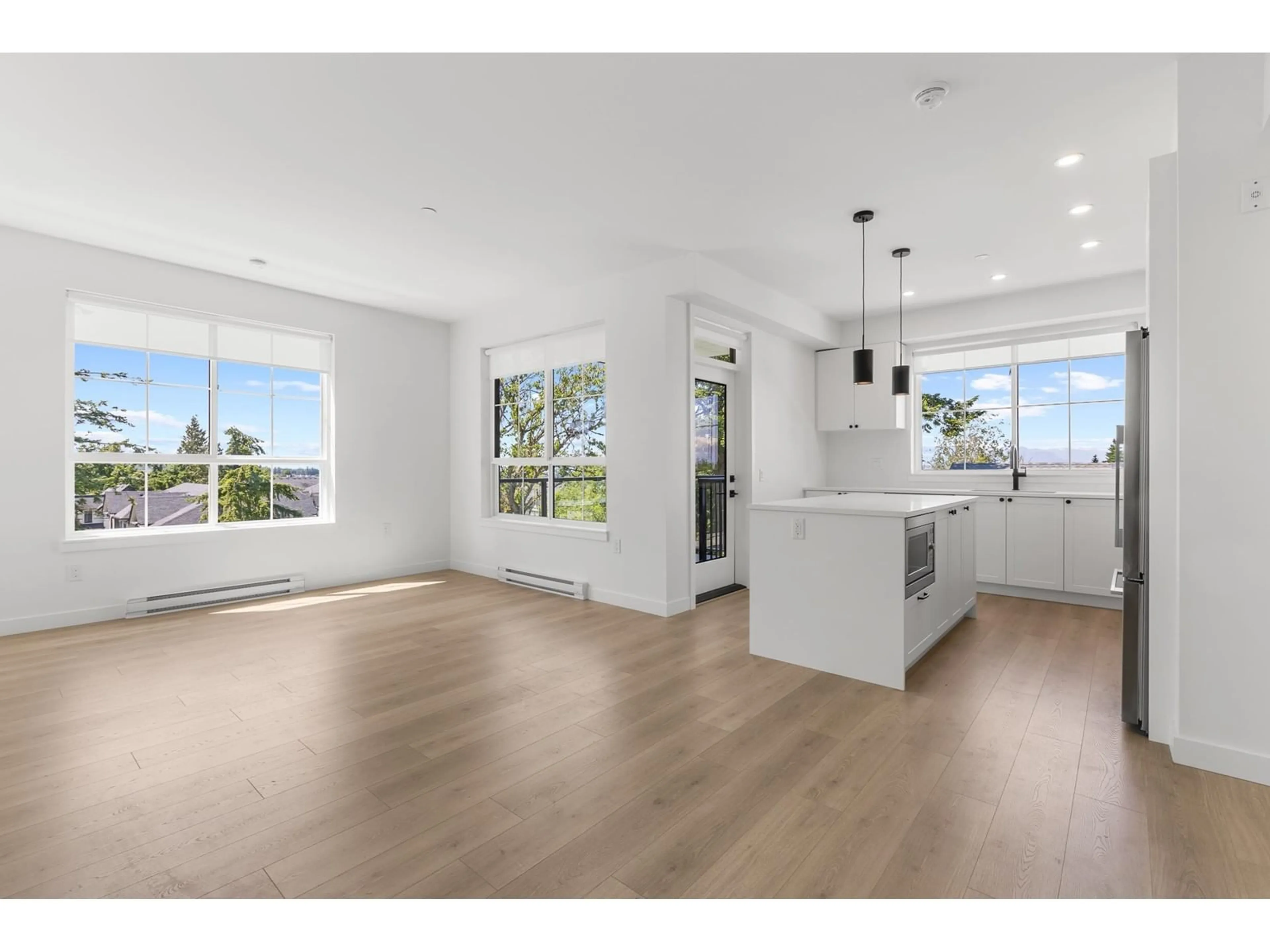 Open concept kitchen, unknown for 304 - 2425 166, Surrey British Columbia V3S0B8