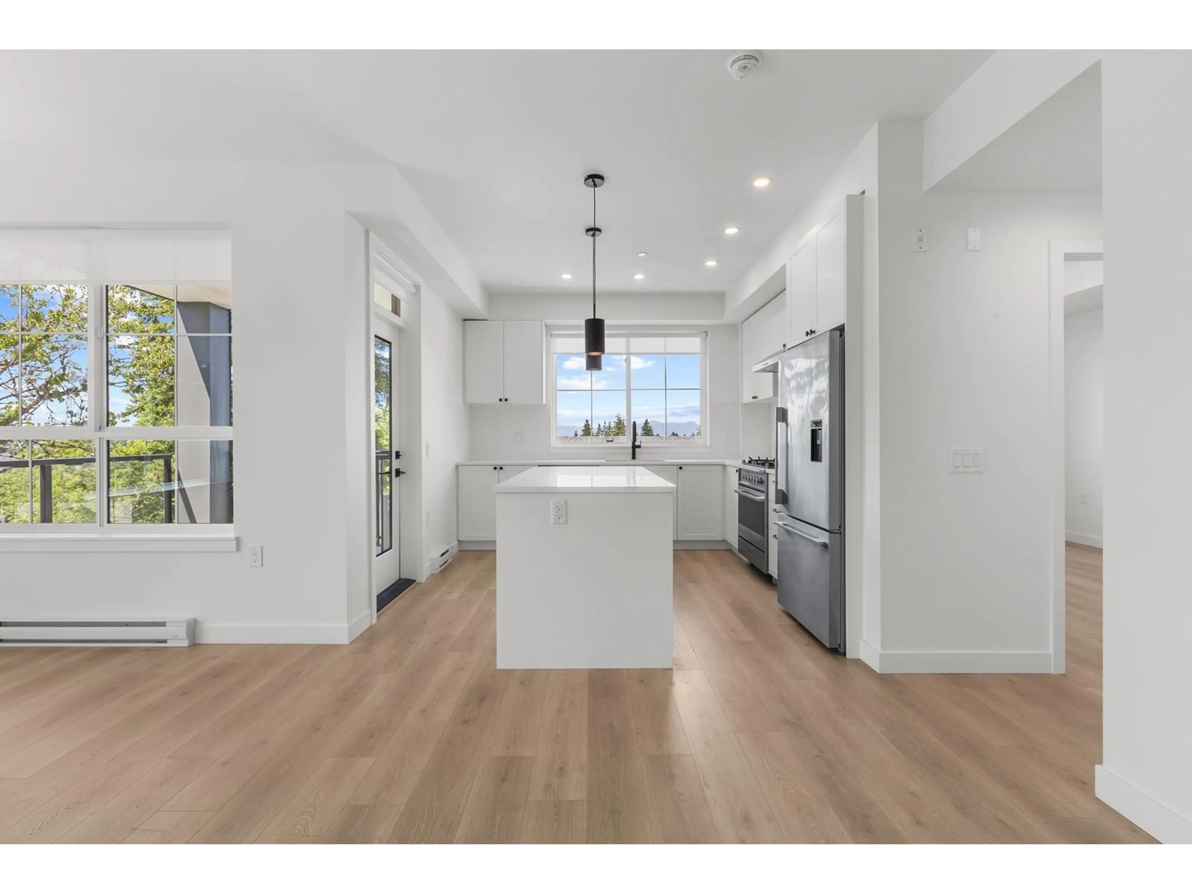 Open concept kitchen, unknown for 304 - 2425 166, Surrey British Columbia V3S0B8