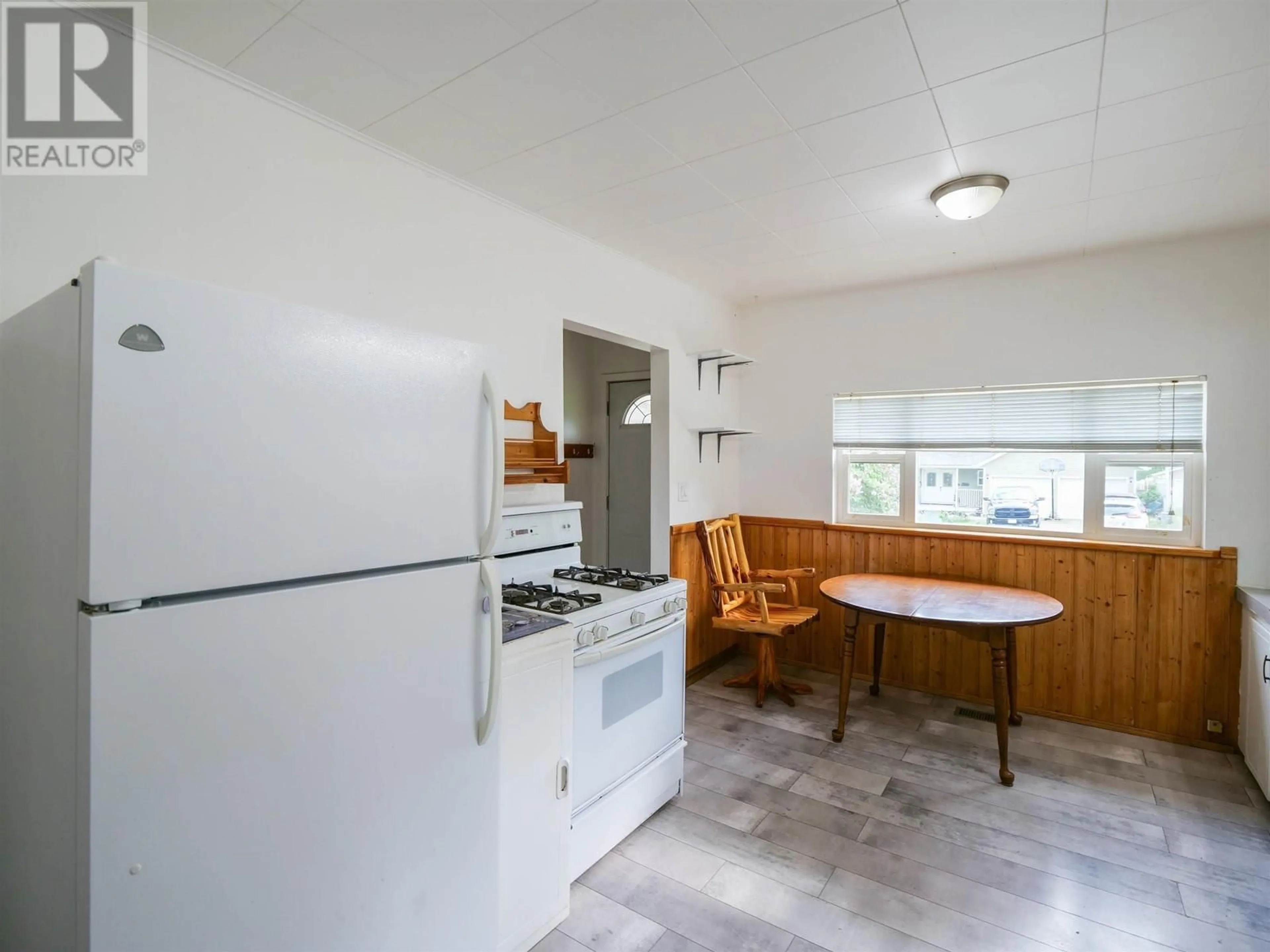 Standard kitchen, unknown for 1221 CRANE AVENUE, Quesnel British Columbia V2J1J7