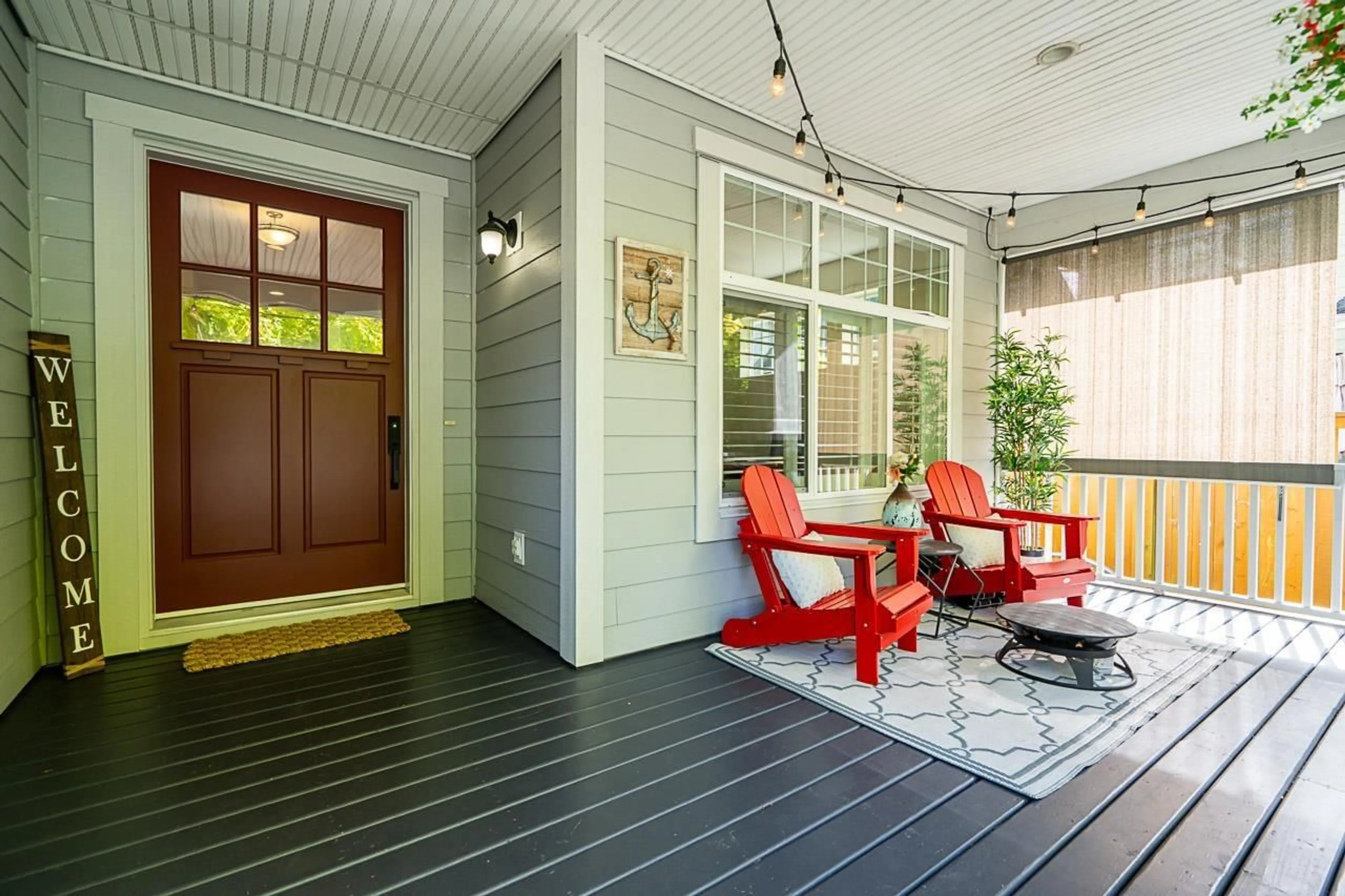 Indoor entryway for 14268 37, Surrey British Columbia V4P0C2