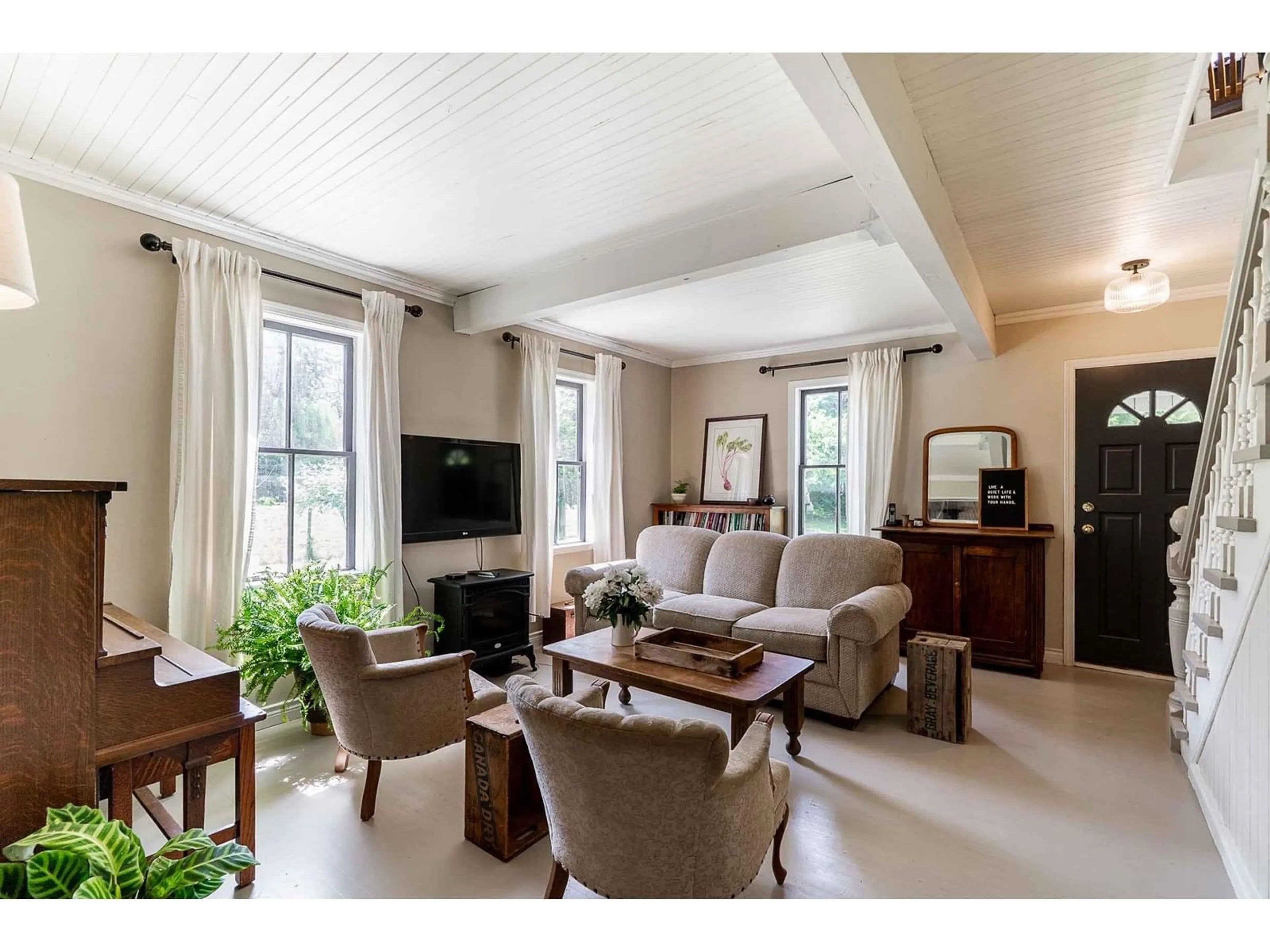 Living room with furniture, unknown for 6238 256, Langley British Columbia V4W1K5