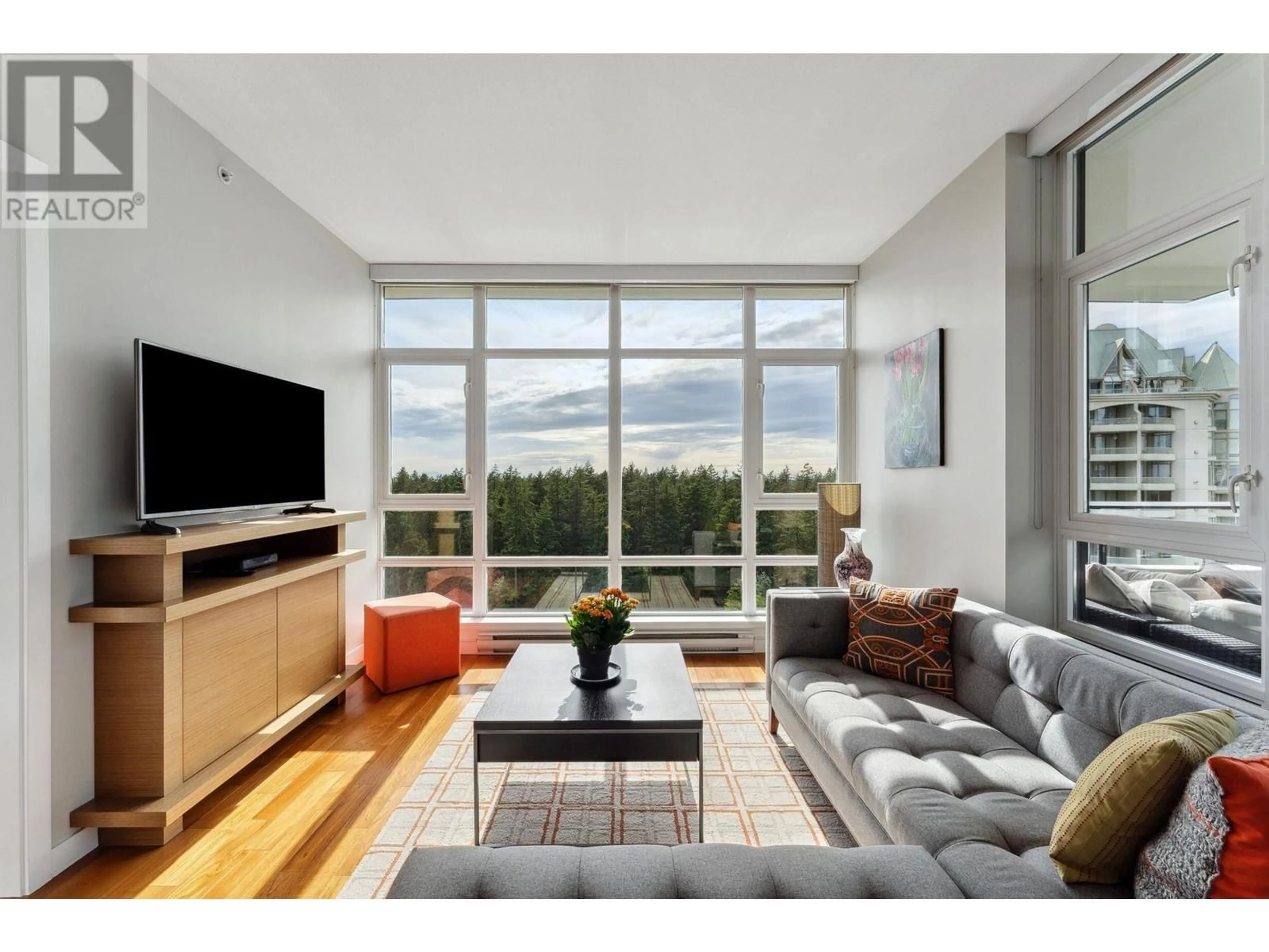 Living room with furniture, unknown for 1802 - 6188 WILSON AVENUE, Burnaby British Columbia V5H2R8