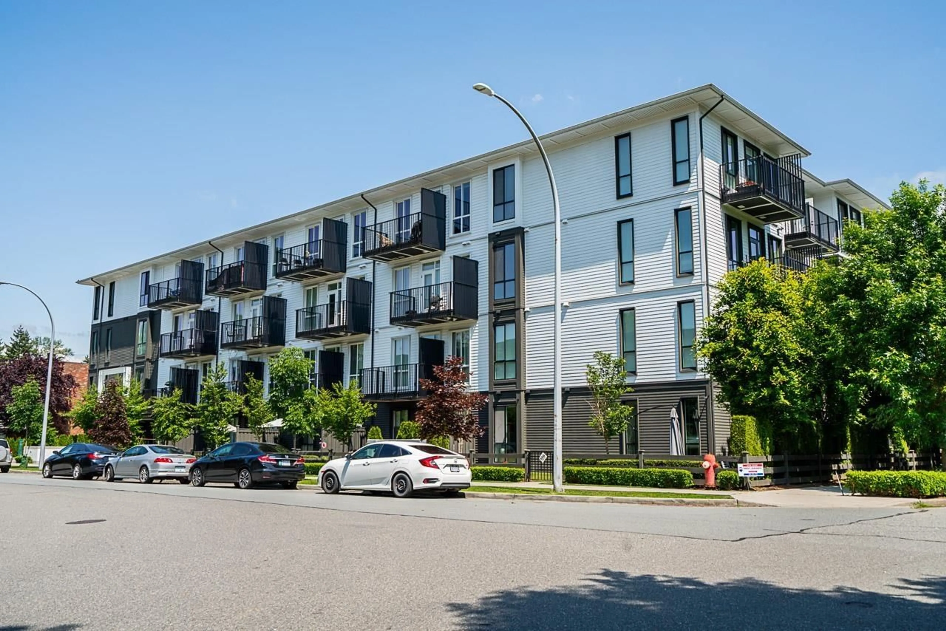 Unknown for 405 - 10168 149, Surrey British Columbia V3R0E9