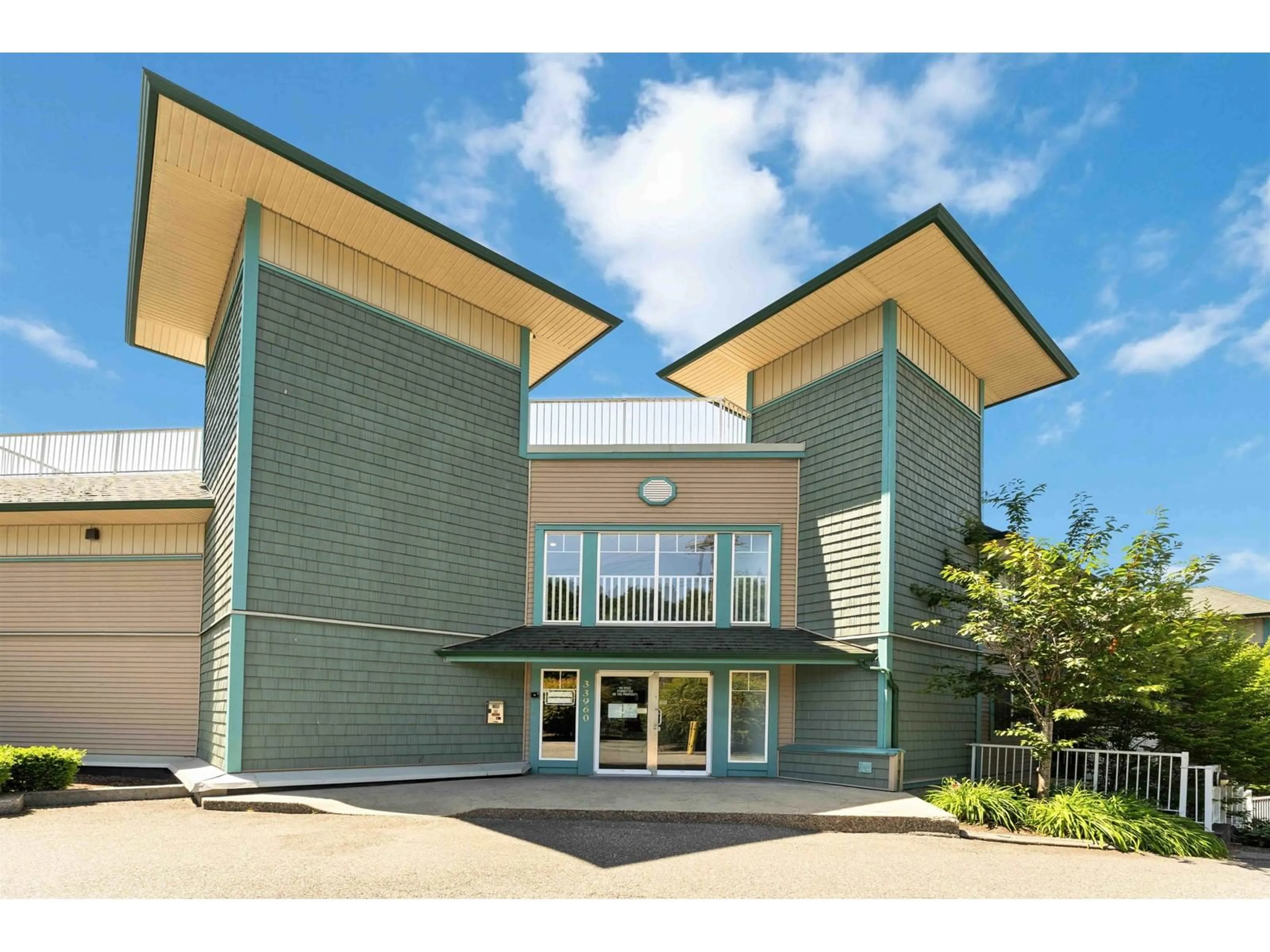 Indoor foyer for 101 - 33960 OLD YALE, Abbotsford British Columbia V2S2J9