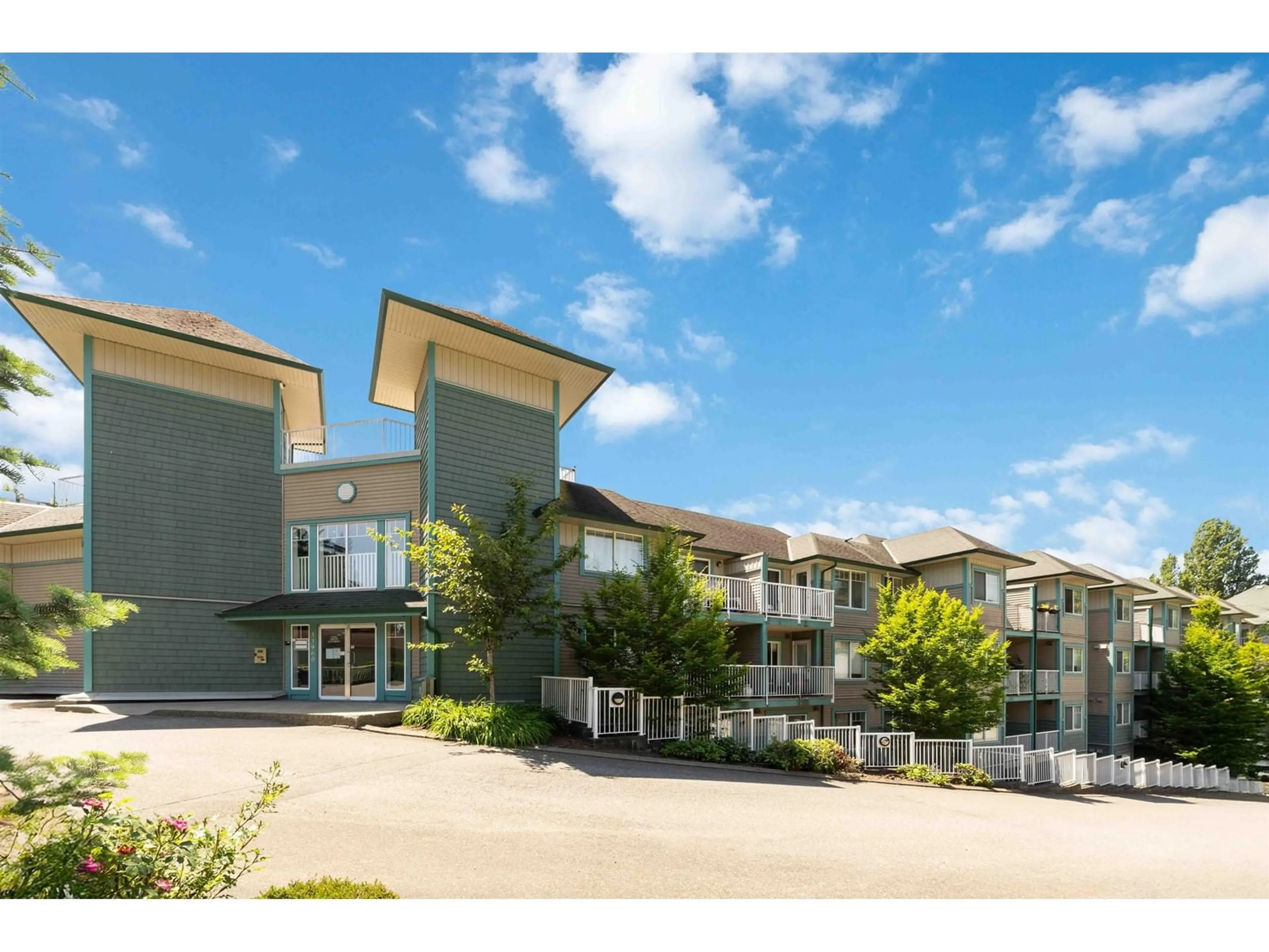 A pic from outside/outdoor area/front of a property/back of a property/a pic from drone, mountain view for 101 - 33960 OLD YALE, Abbotsford British Columbia V2S2J9