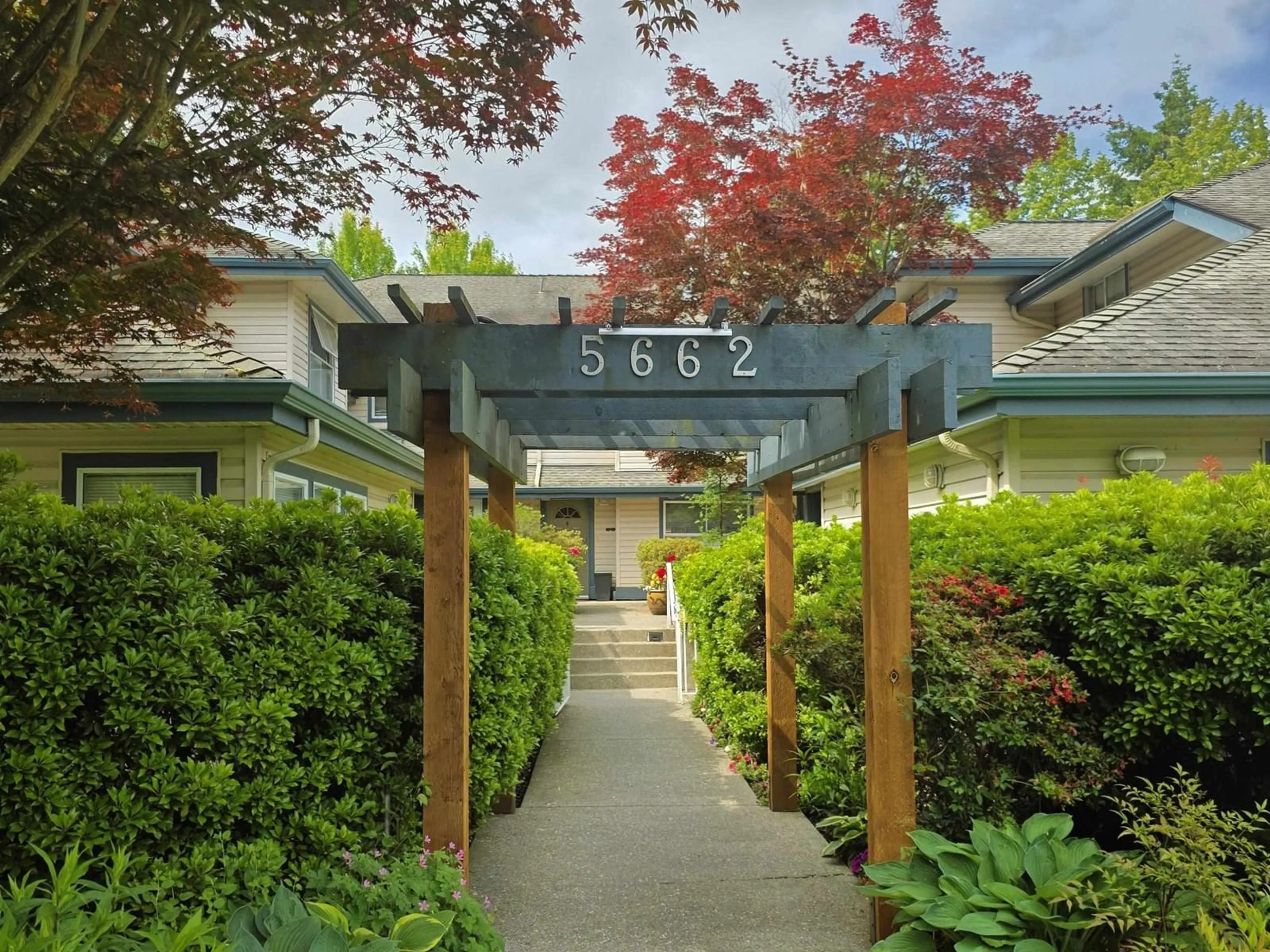 Unknown for 5 - 5662 208, Langley British Columbia V3A8G4