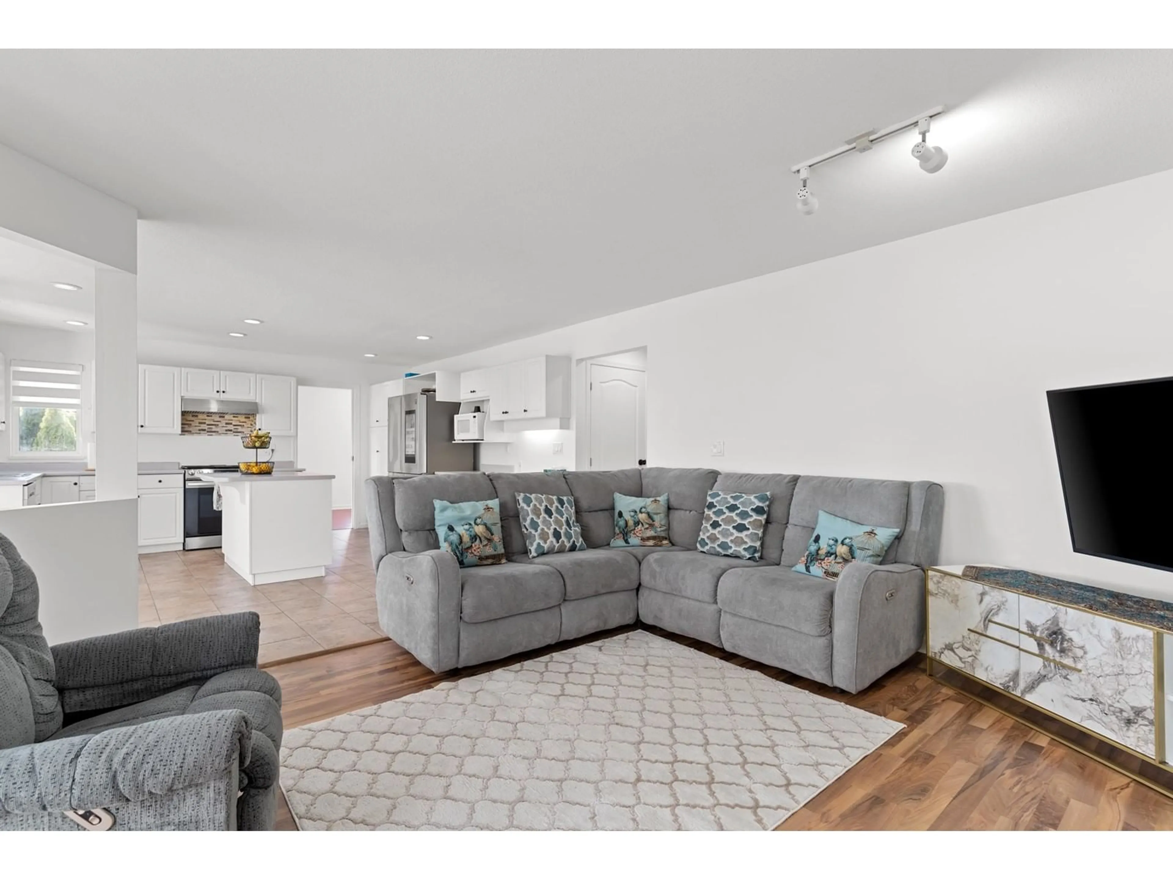 Living room with furniture, unknown for 8201 NECHAKO, Delta British Columbia V4C3X2