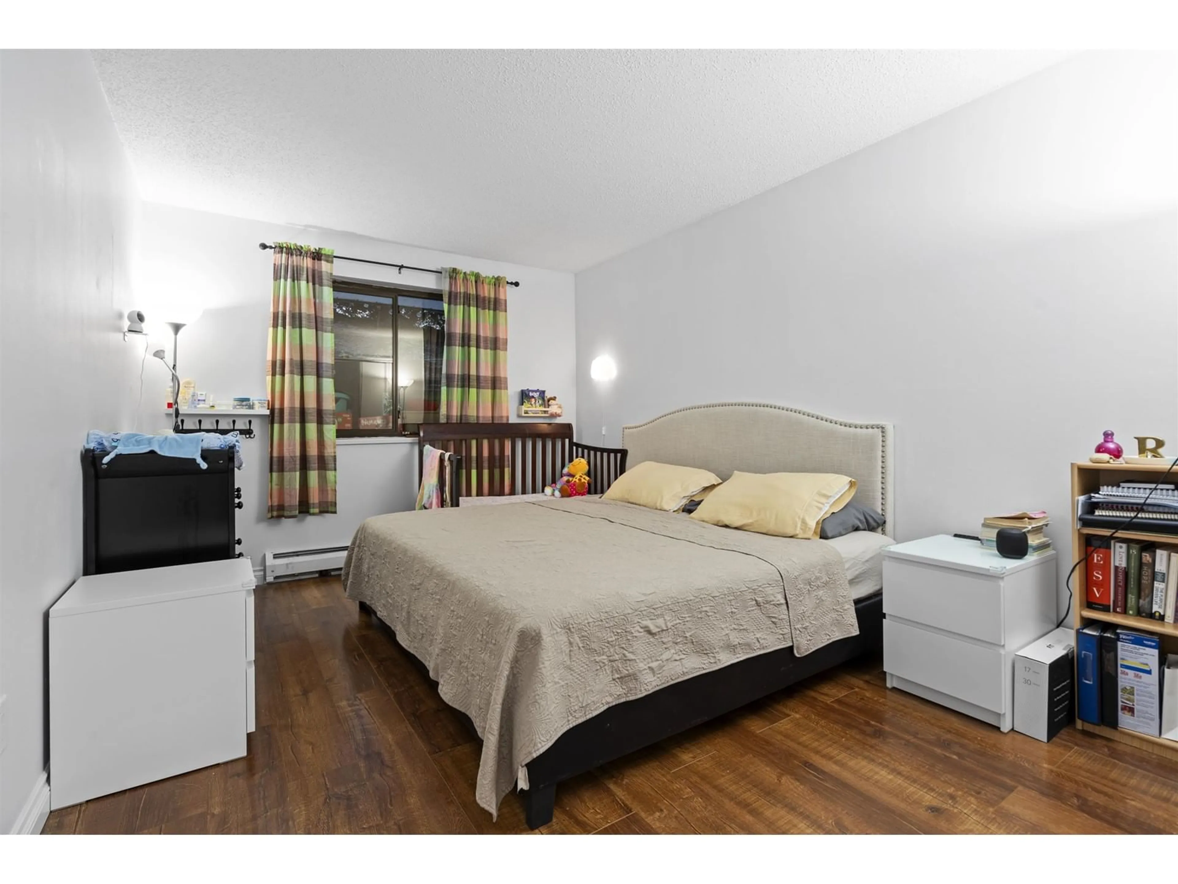 Bedroom with bed, wood/laminate floor for G08 - 10698 151A, Surrey British Columbia V3R8T5