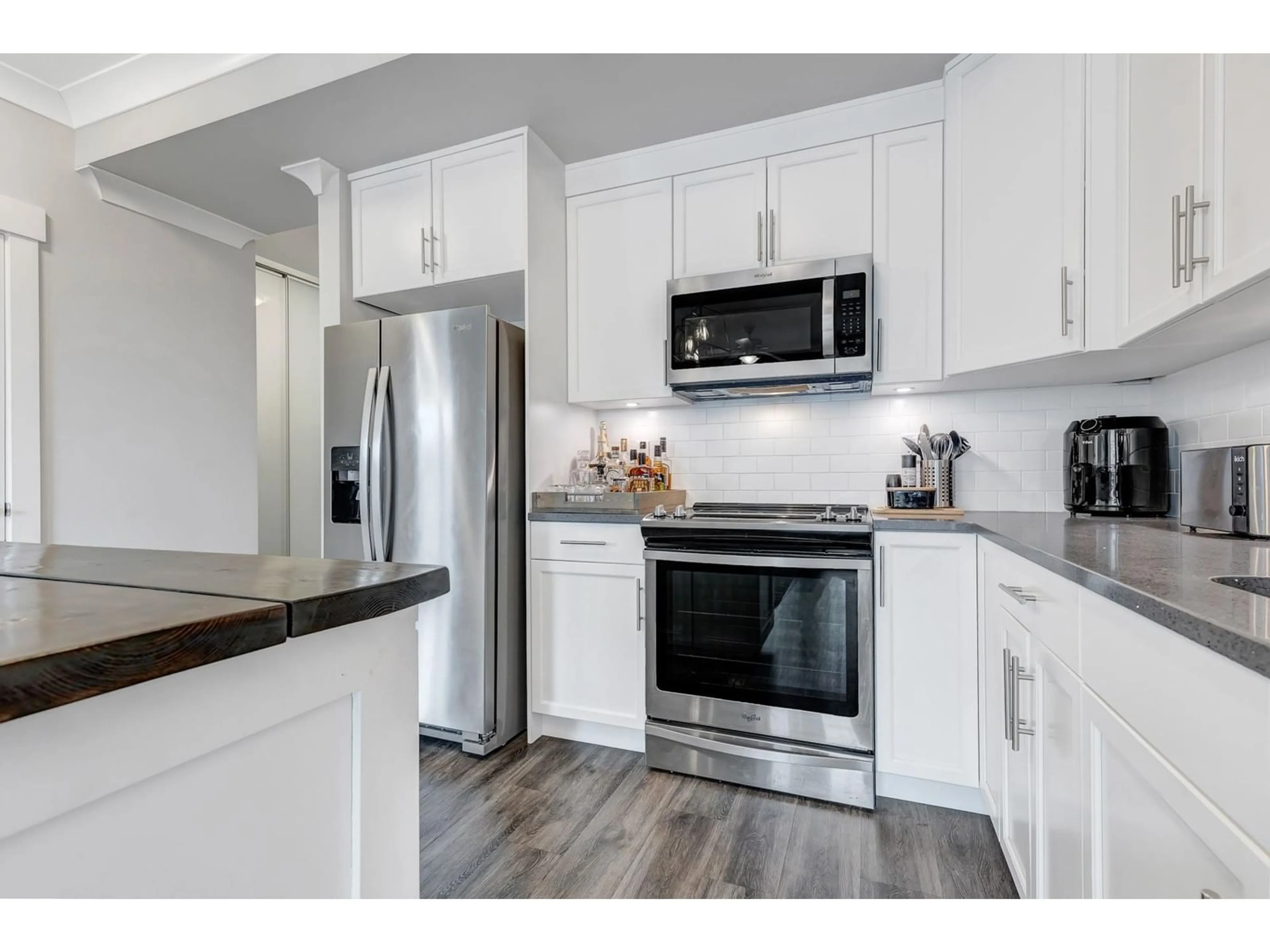 Open concept kitchen, unknown for 203 - 45761 STEVENSON ROAD, Chilliwack British Columbia V2R0Y7
