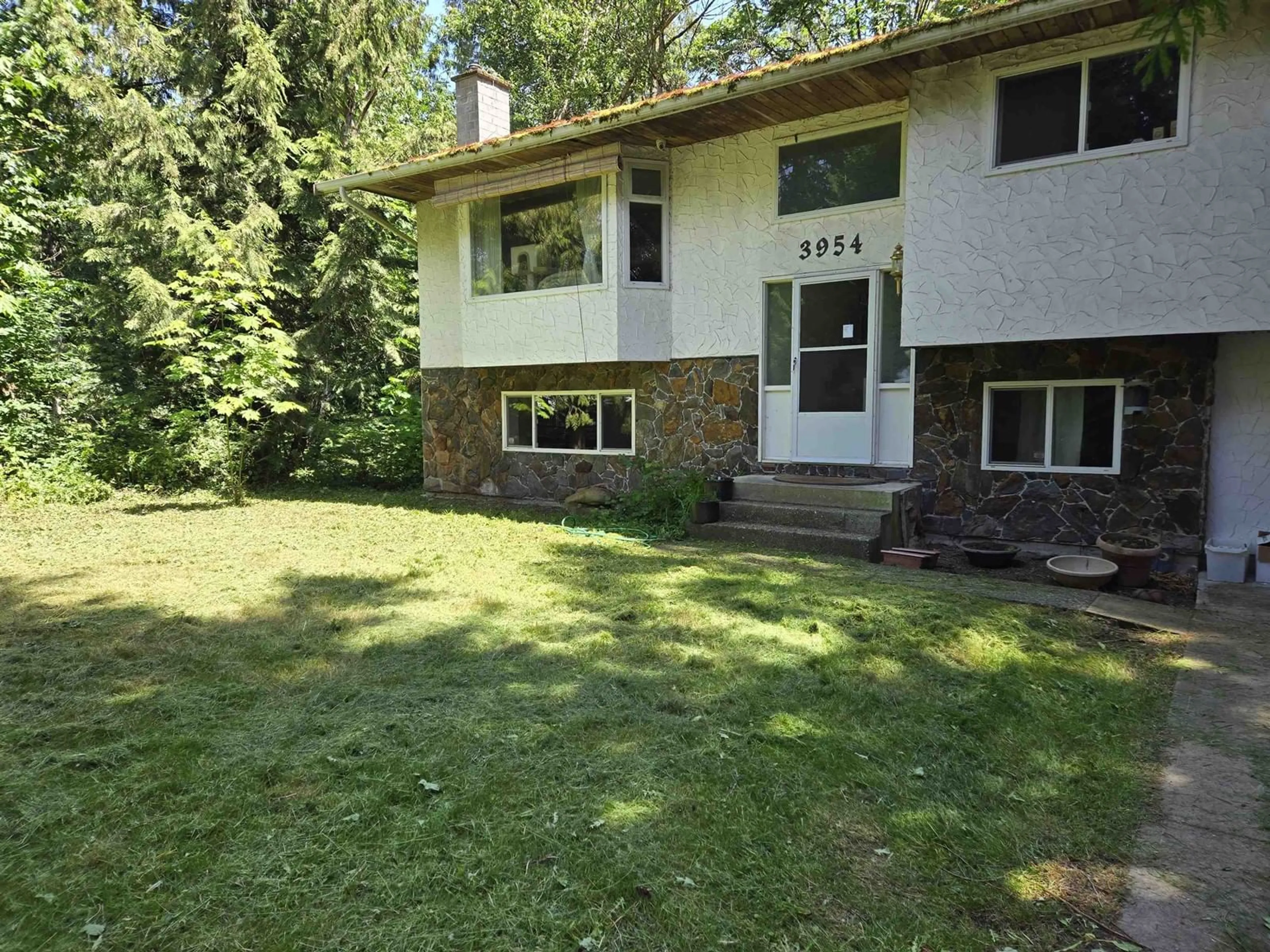A pic from outside/outdoor area/front of a property/back of a property/a pic from drone, unknown for 3954 198A, Langley British Columbia V3A5W5