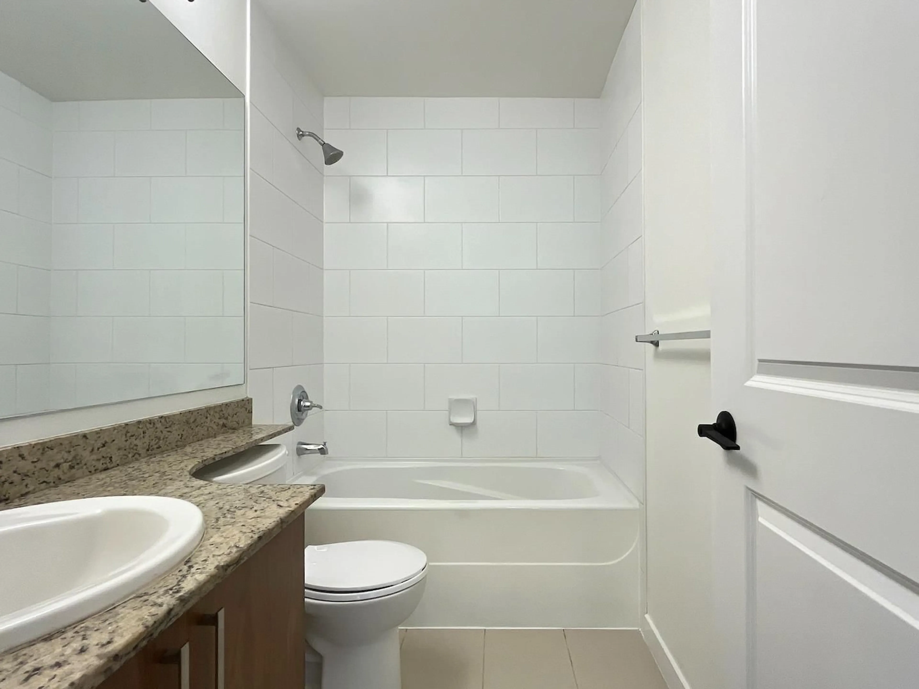Standard bathroom, unknown for 217 - 2943 NELSON, Abbotsford British Columbia V2S0C8