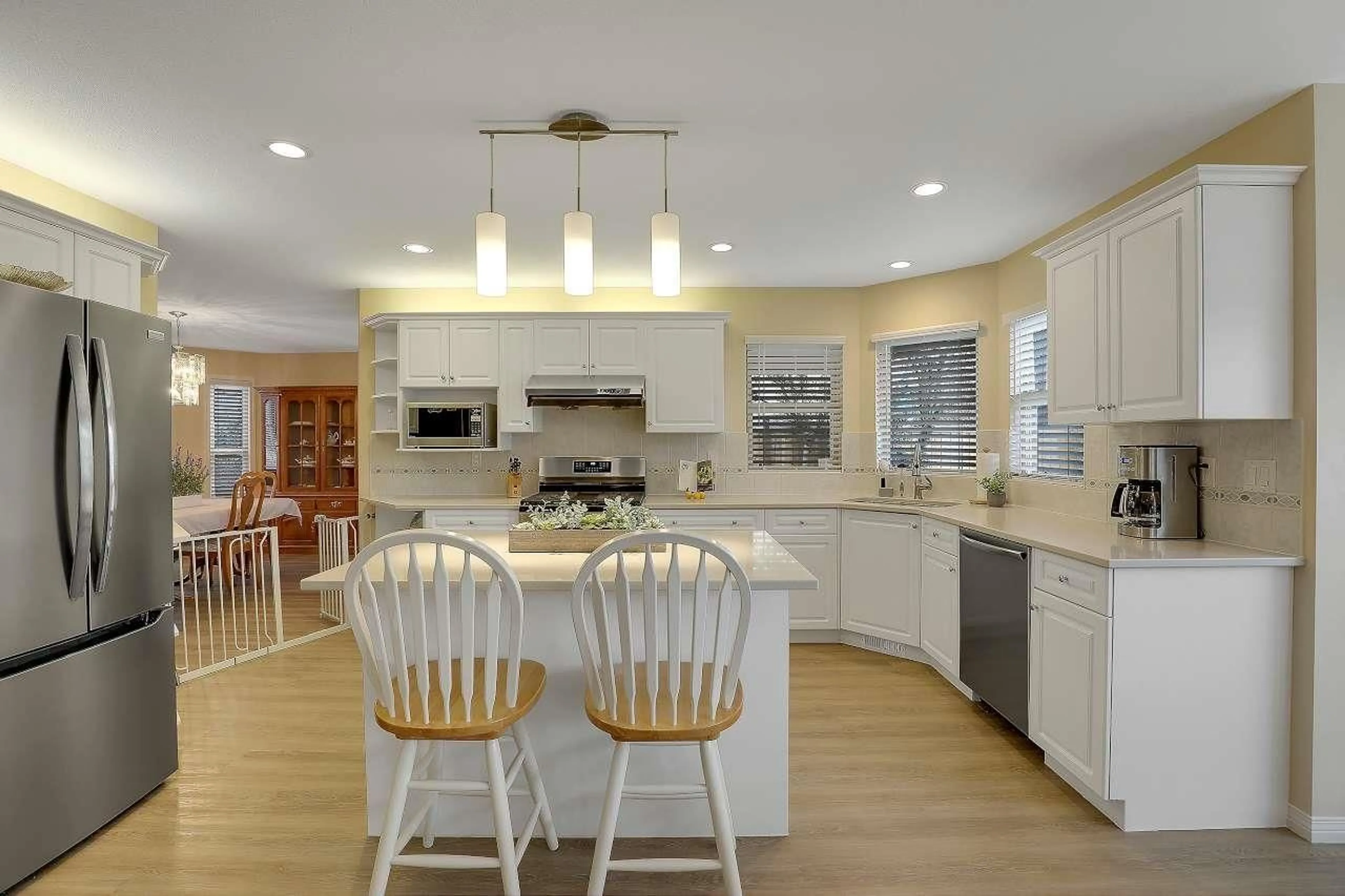 Open concept kitchen, ceramic/tile floor for 8020 KESTREL, Surrey British Columbia V3W0V1