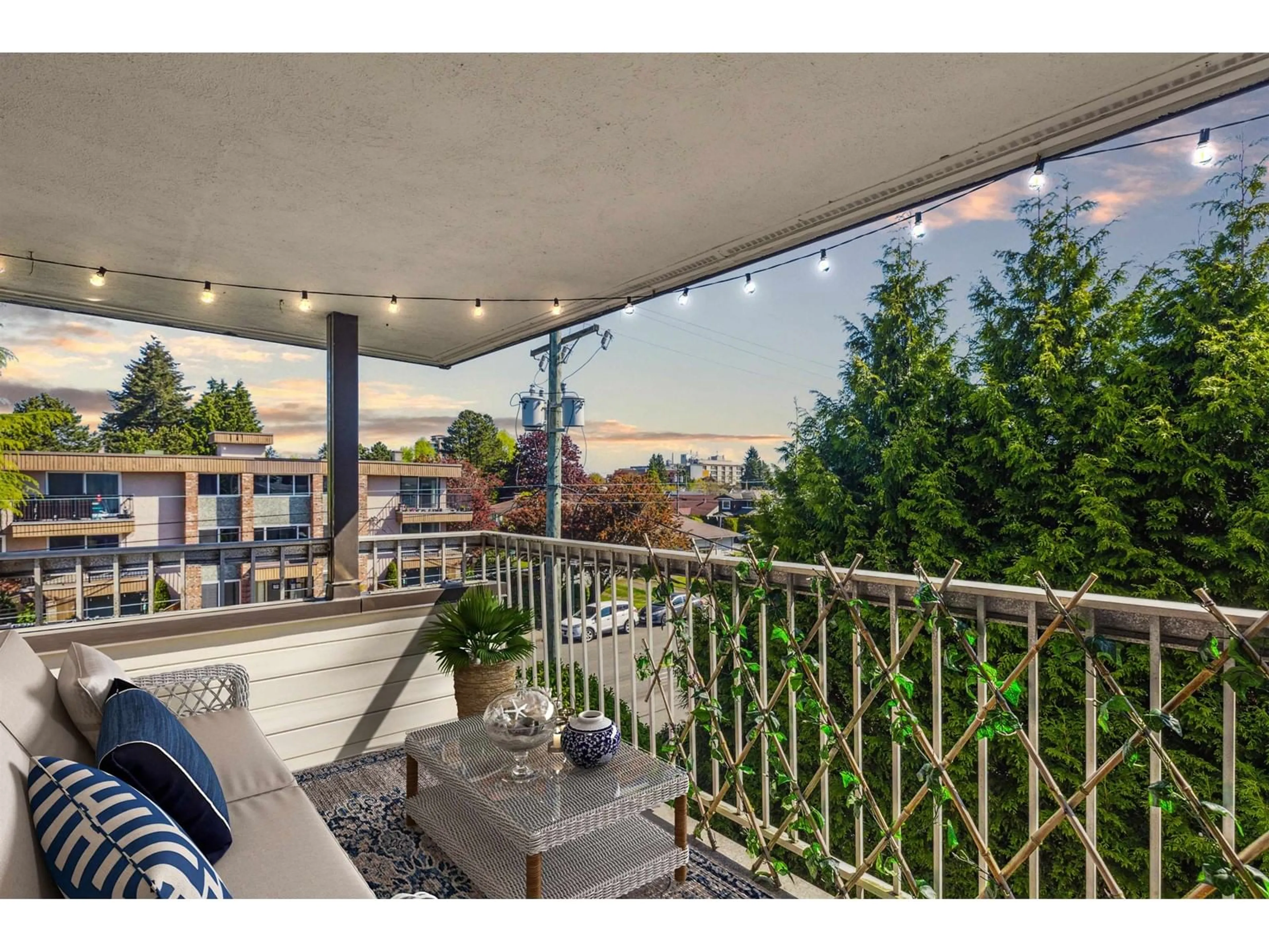 Patio, city buildings view from balcony for 302 - 1390 MERKLIN, White Rock British Columbia V4B4C1