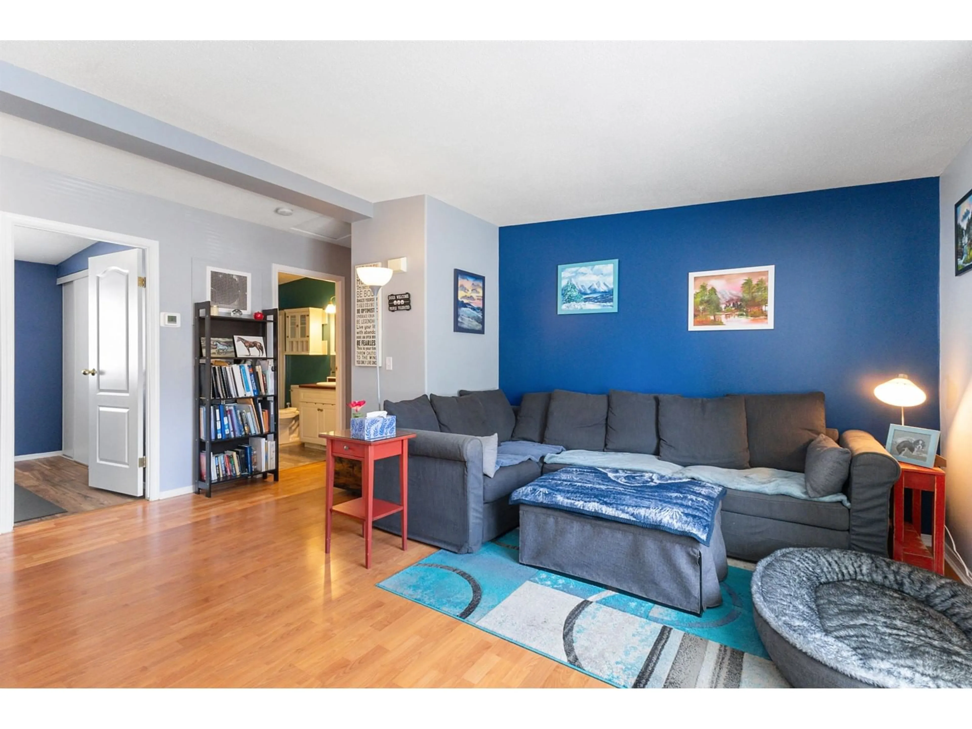 Living room with furniture, wood/laminate floor for 69 - 24330 FRASER, Langley British Columbia V2Z1N2