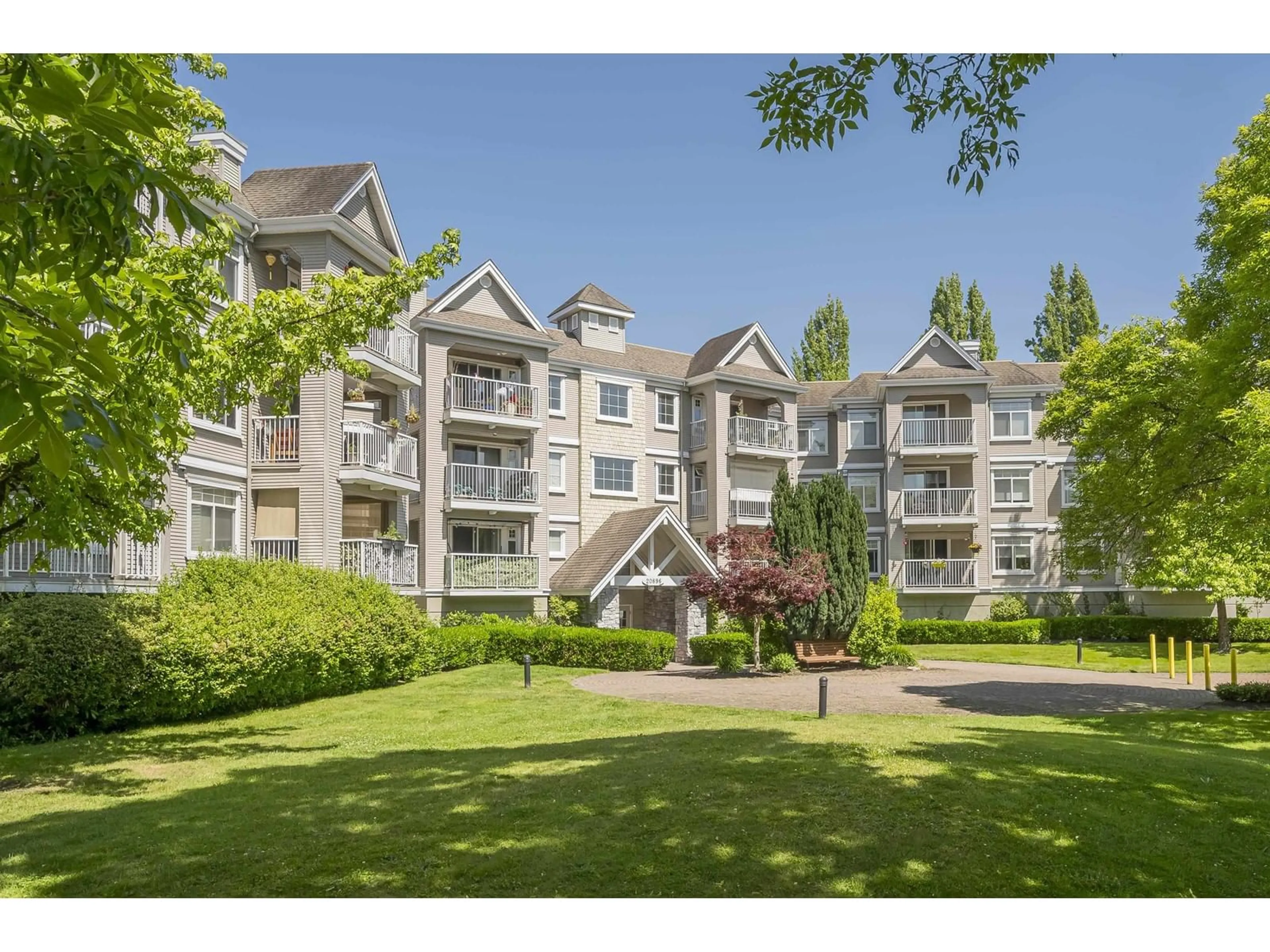 A pic from outside/outdoor area/front of a property/back of a property/a pic from drone, mountain view for 118 - 20896 57, Langley British Columbia V3A8S9