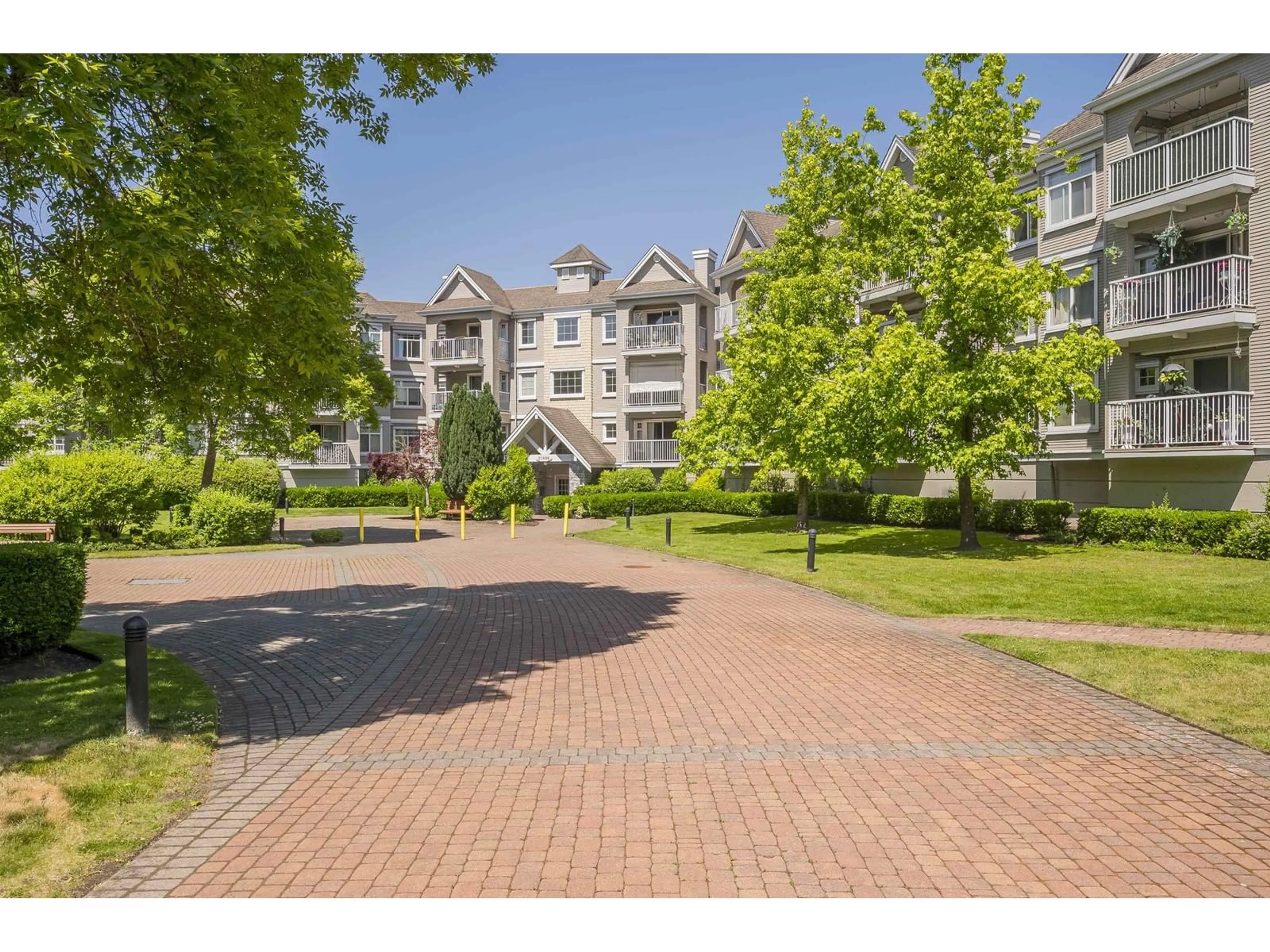 A pic from outside/outdoor area/front of a property/back of a property/a pic from drone, mountain view for 118 - 20896 57, Langley British Columbia V3A8S9