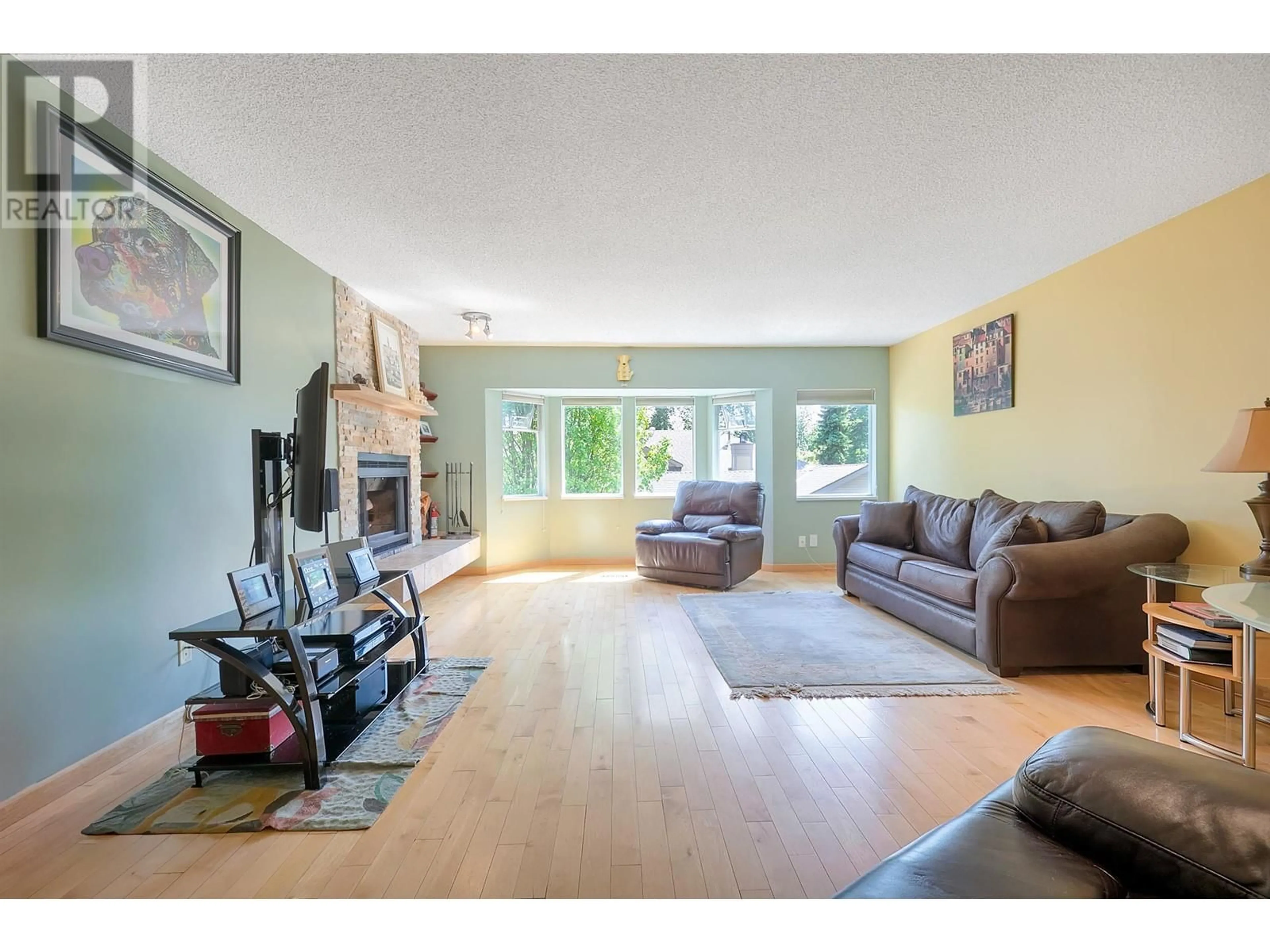 Living room with furniture, unknown for 8849 LARKFIELD DRIVE, Burnaby British Columbia V5A4K9
