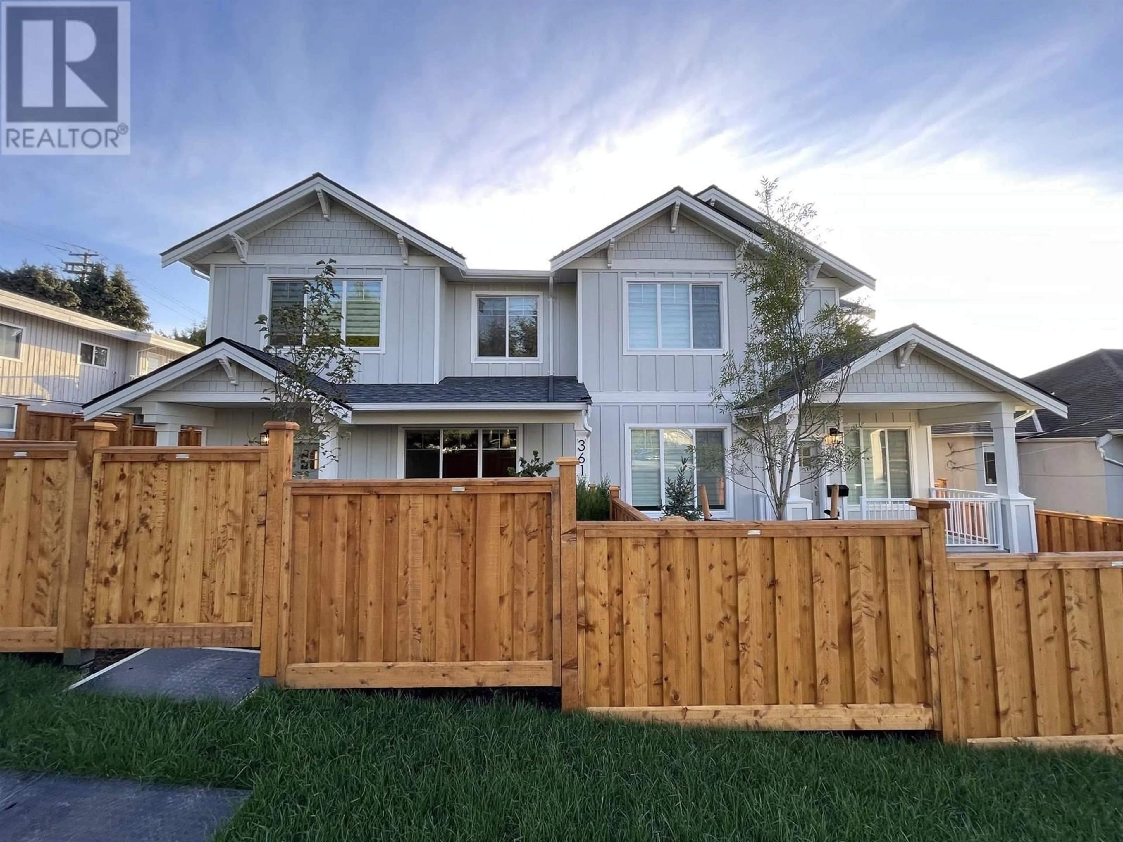 Home with vinyl exterior material, street for 103 - 361 MARMONT STREET, Coquitlam British Columbia V3K4R5