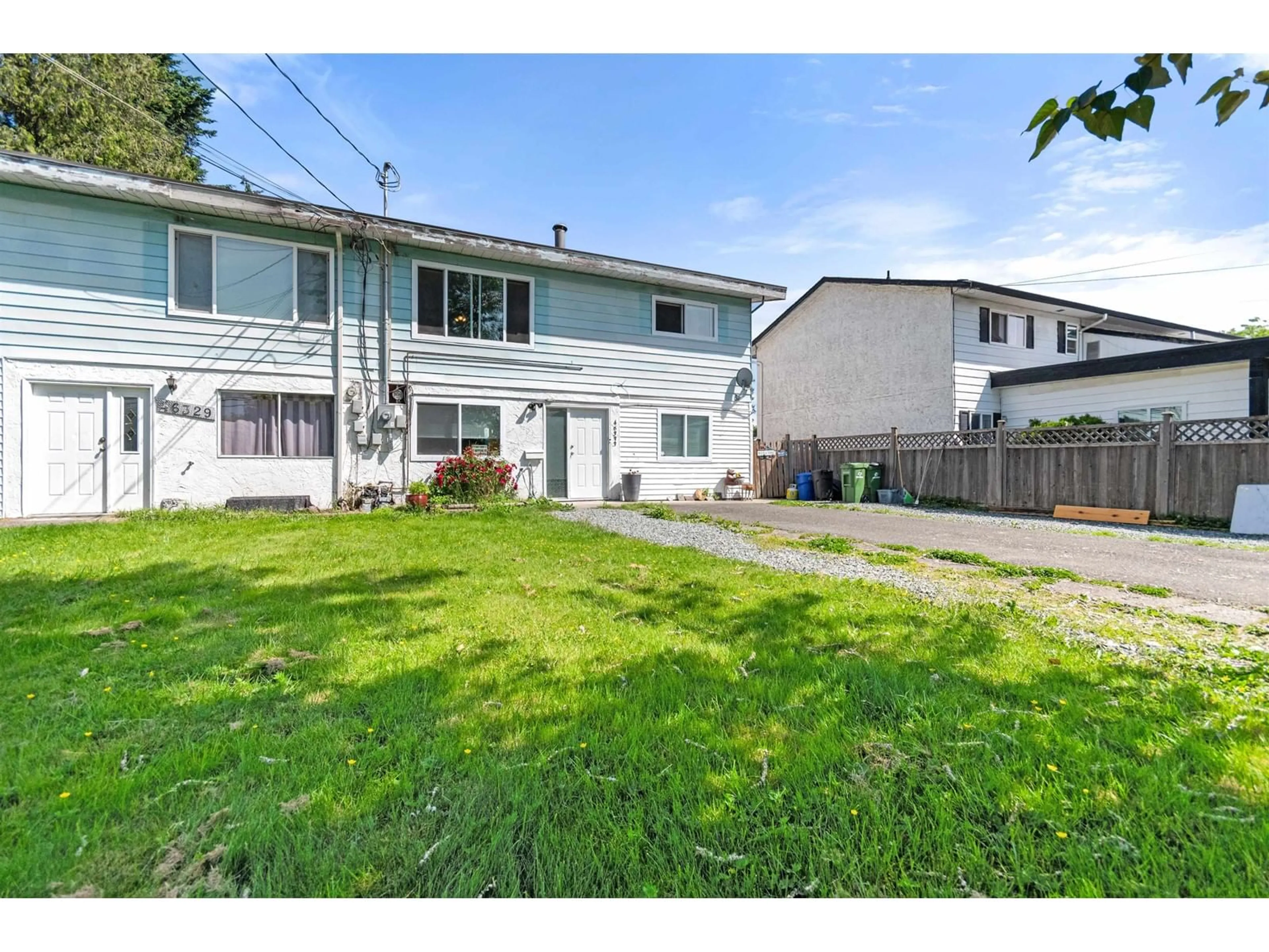 A pic from outside/outdoor area/front of a property/back of a property/a pic from drone, street for 46333 BROOKS AVENUE, Chilliwack British Columbia V2P1C6