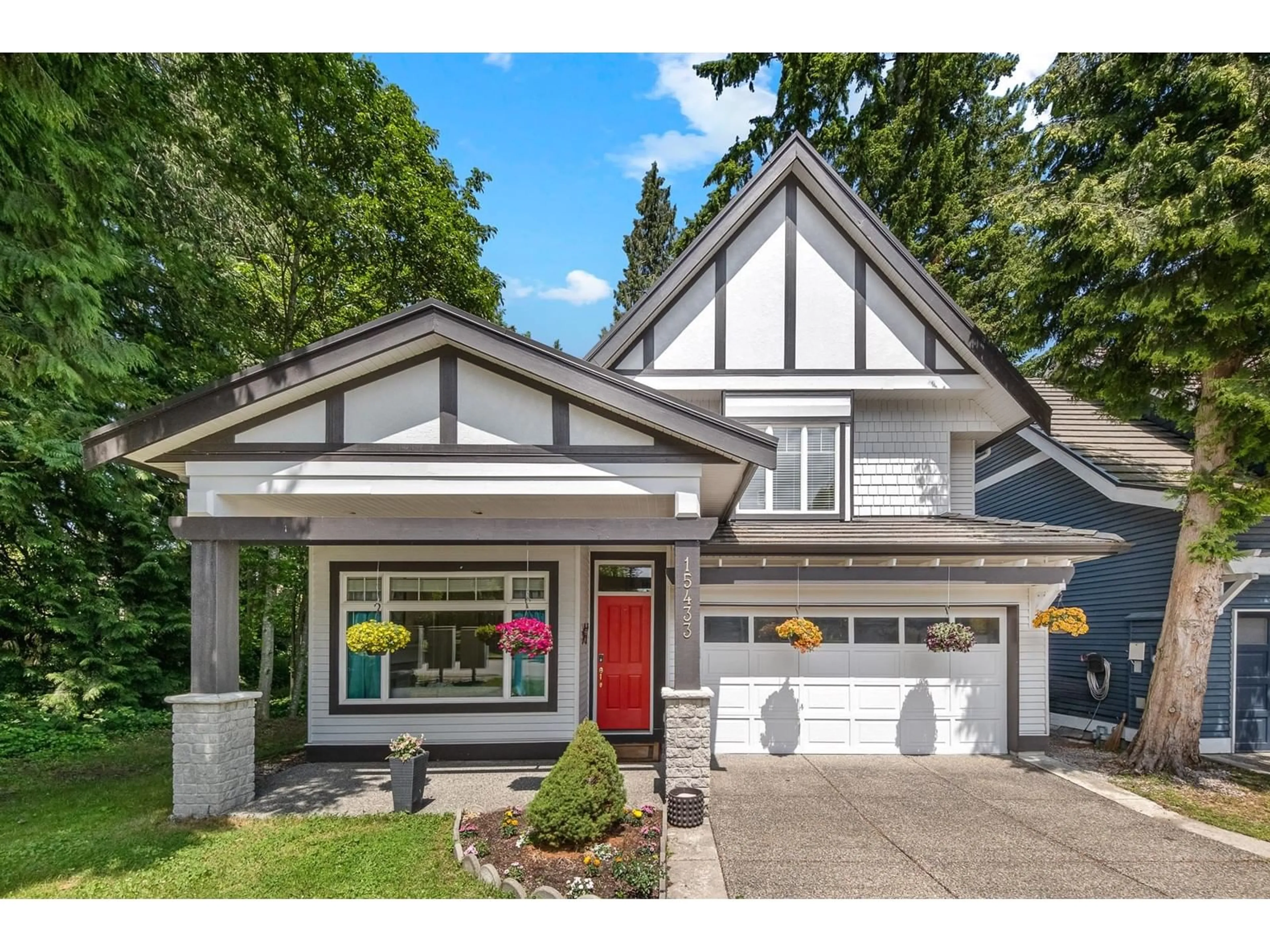 Home with vinyl exterior material, street for 15433 36, Surrey British Columbia V3Z0G9