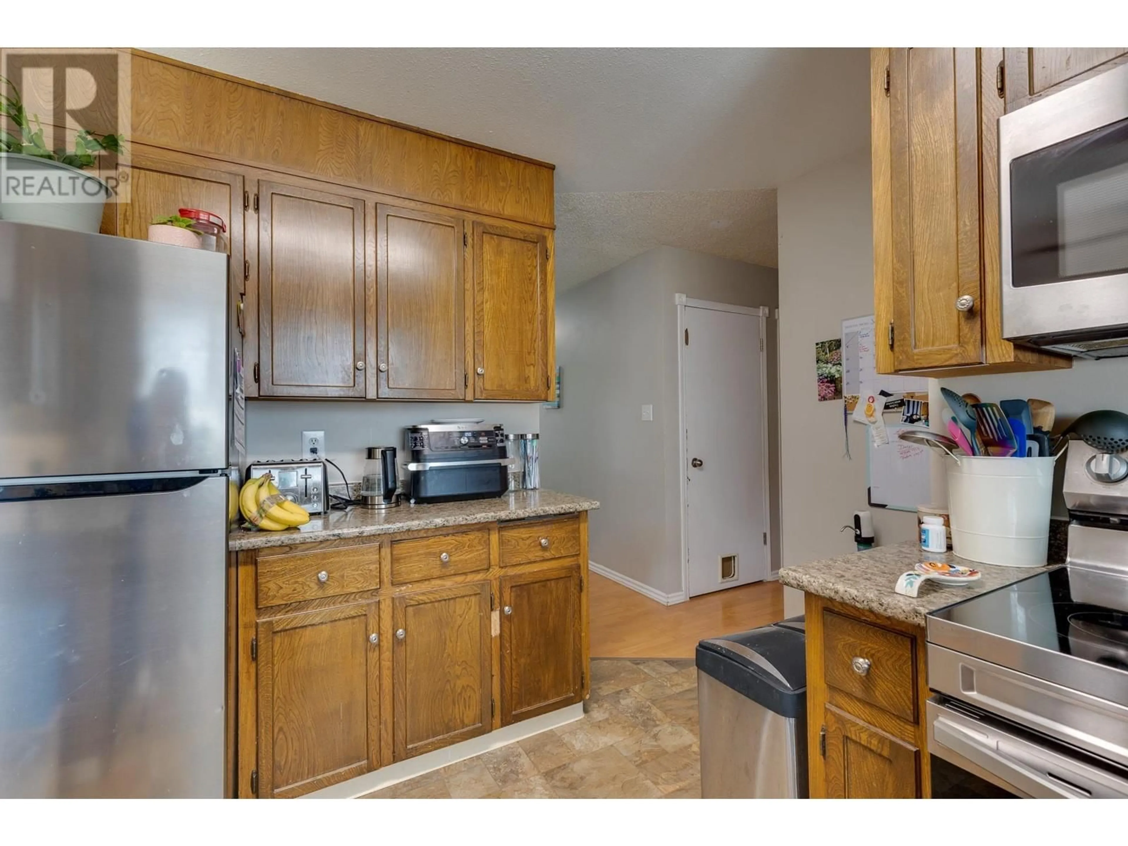 Standard kitchen, unknown for 7896 QUEENS CRESCENT, Prince George British Columbia V2N3H6