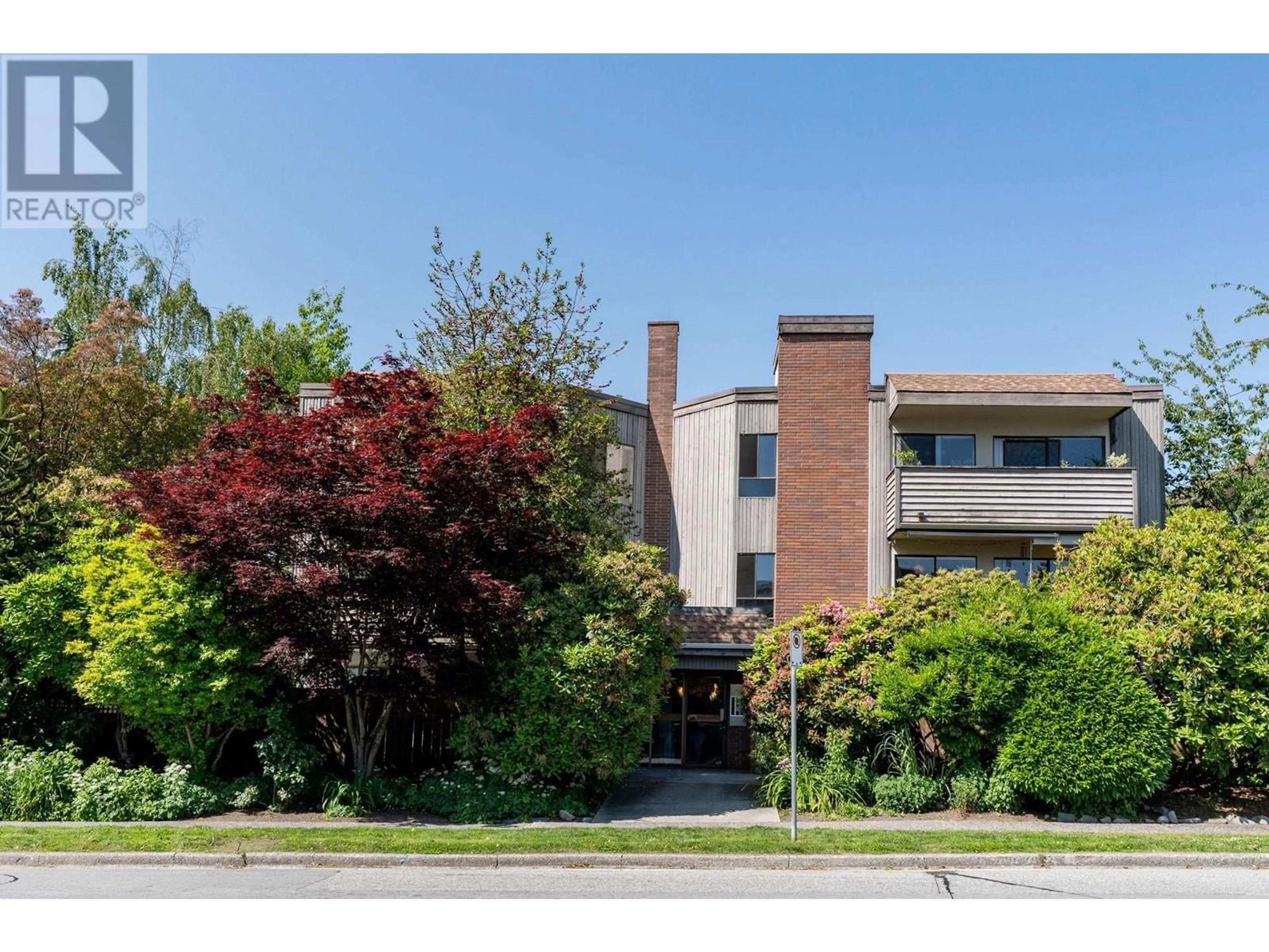 Unknown for 107 - 206 15TH STREET, North Vancouver British Columbia V7L2R3