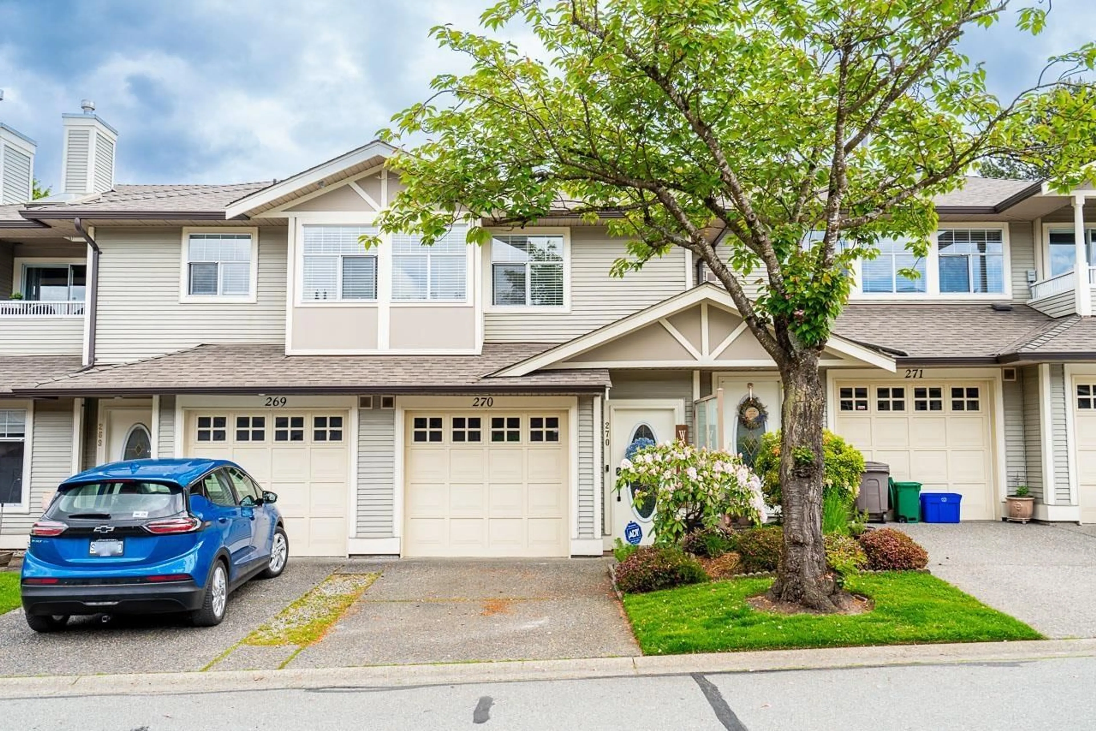 Home with vinyl exterior material, street for 270 - 20391 96, Langley British Columbia V1M2L2