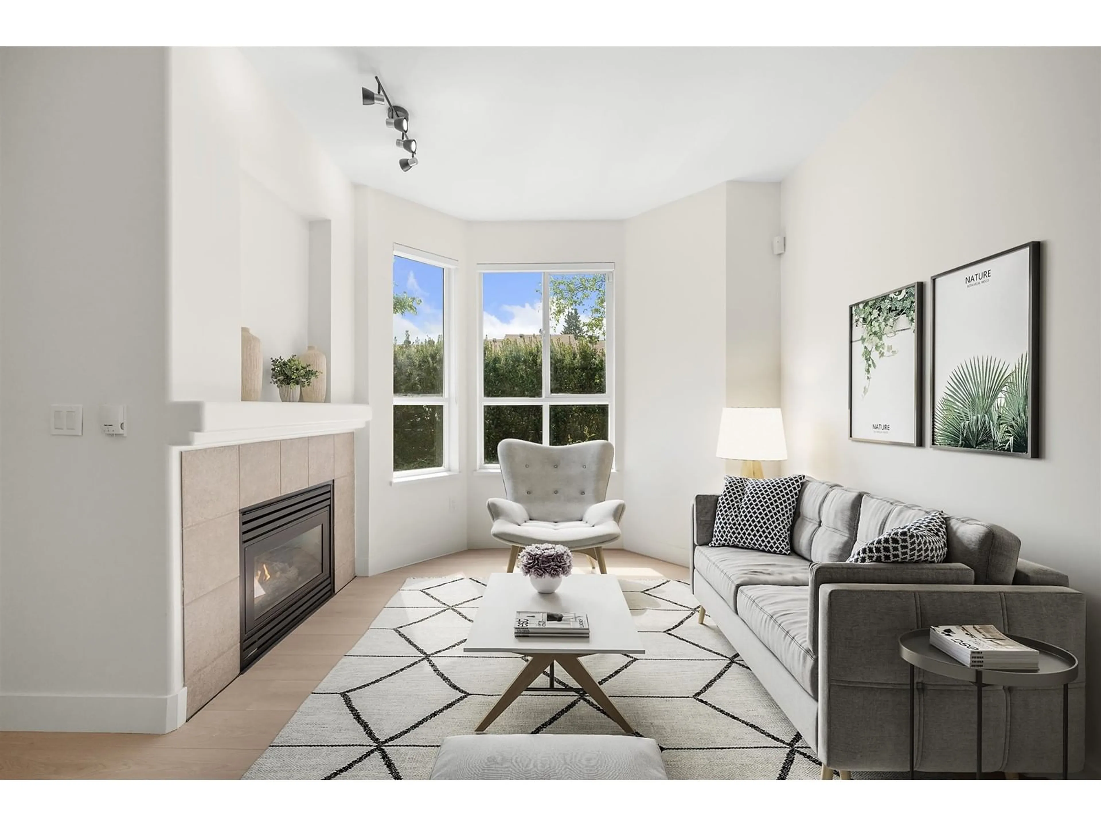 Living room with furniture, unknown for 125 - 9979 140, Surrey British Columbia V3T5W2
