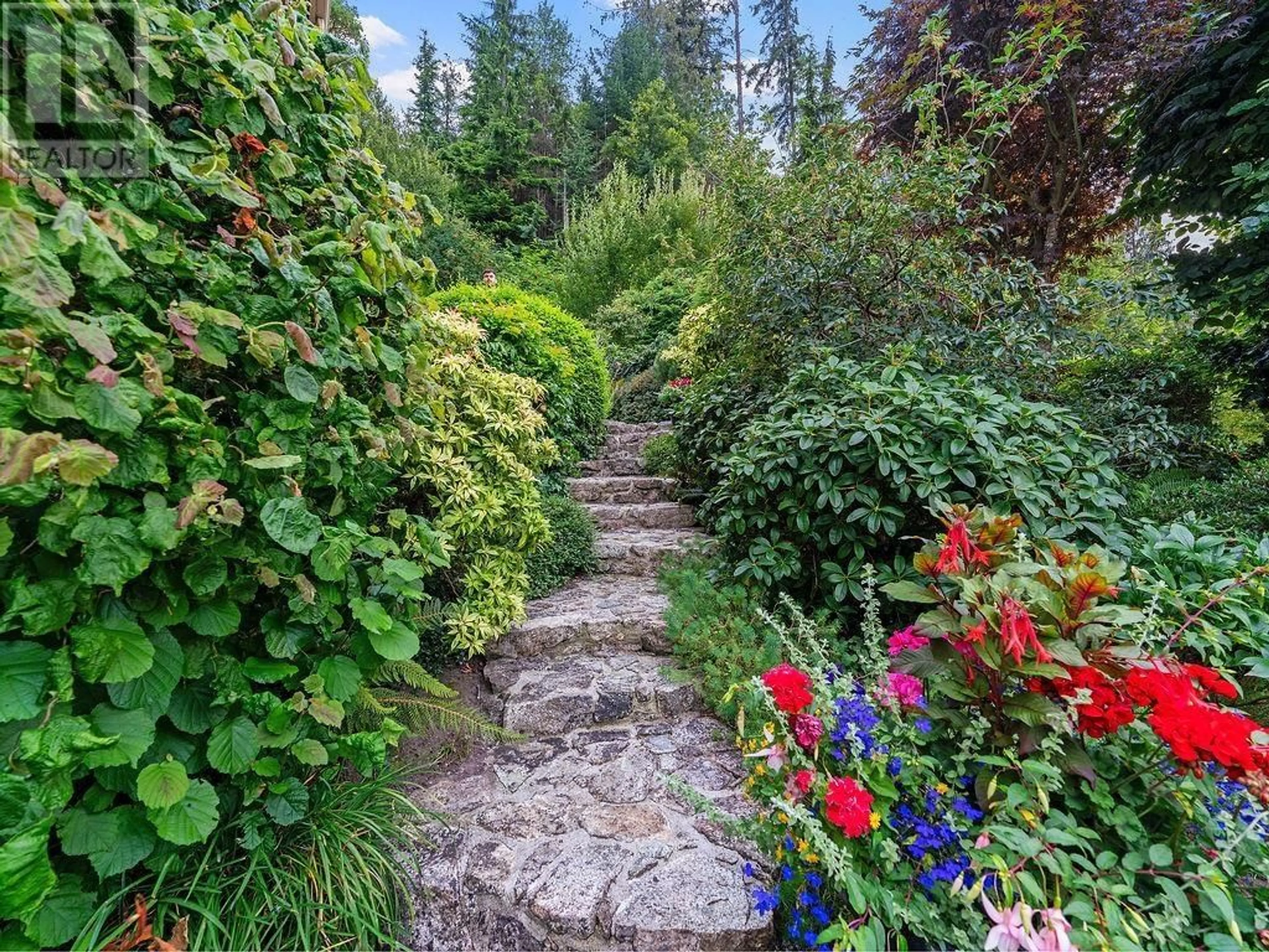 Patio, unknown for 5480 KEITH ROAD, West Vancouver British Columbia V7W3C9