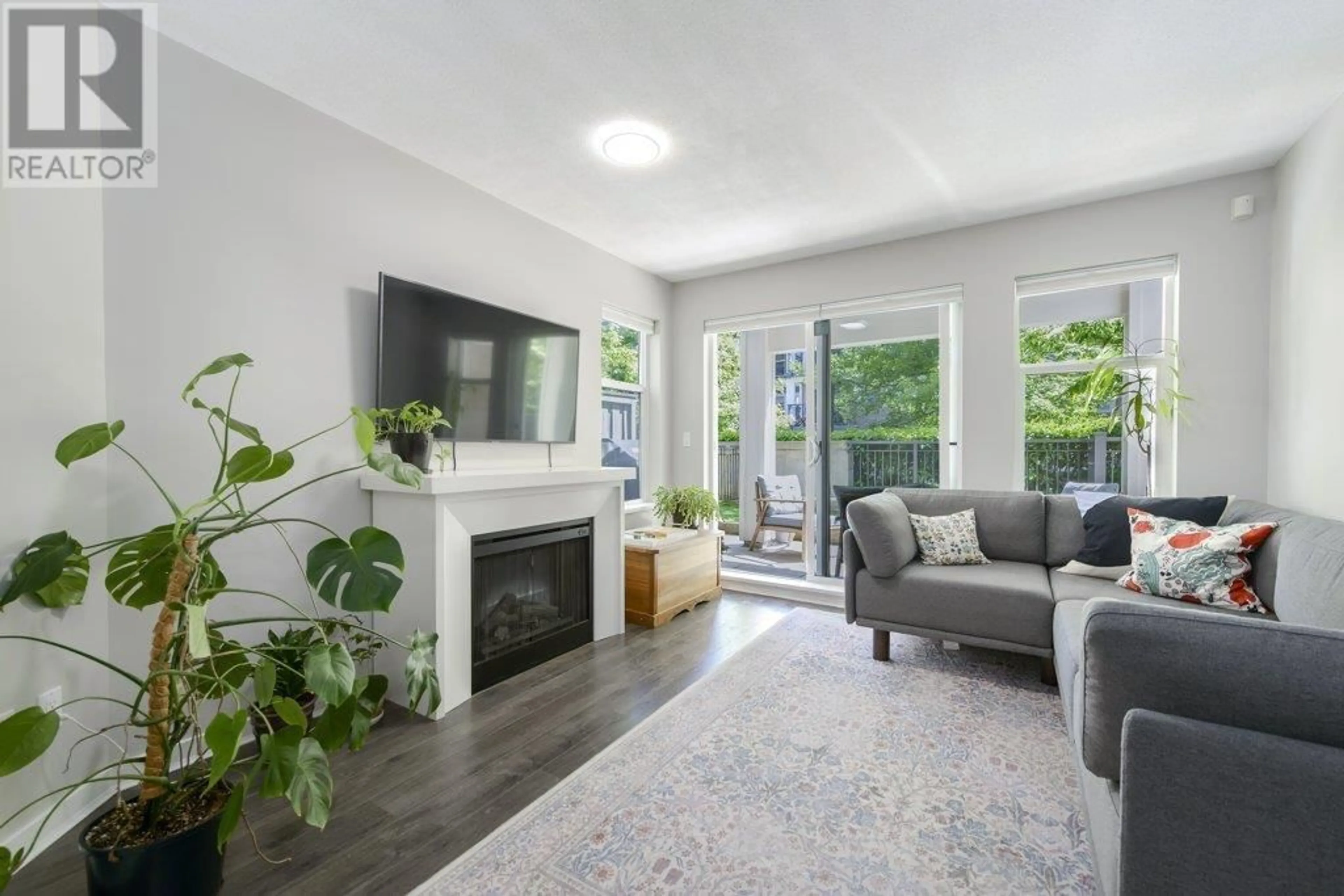 Living room with furniture, unknown for 116 - 4833 BRENTWOOD DRIVE, Burnaby British Columbia V5C0C3
